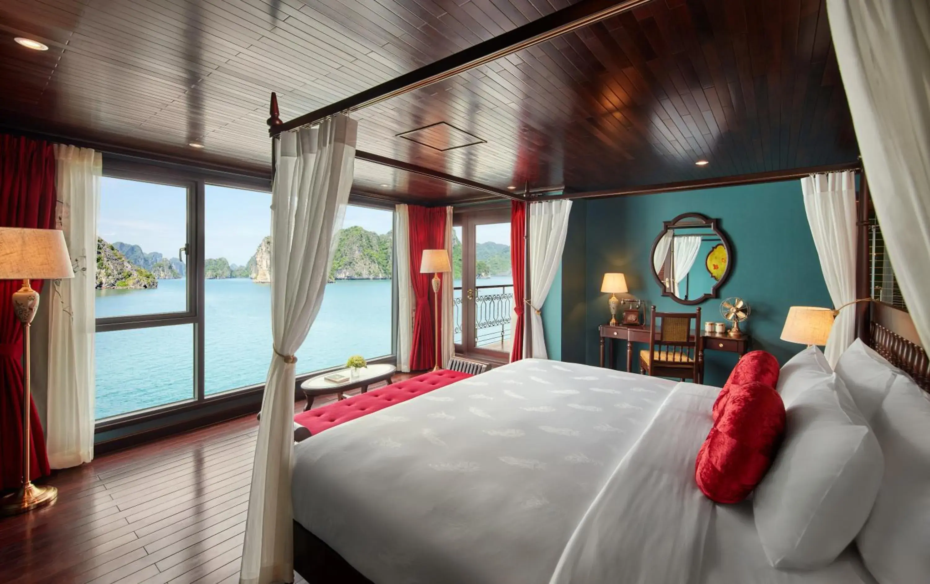 Bed in Indochine Premium Halong Bay Bed in Indochine Premium Halong Bay
