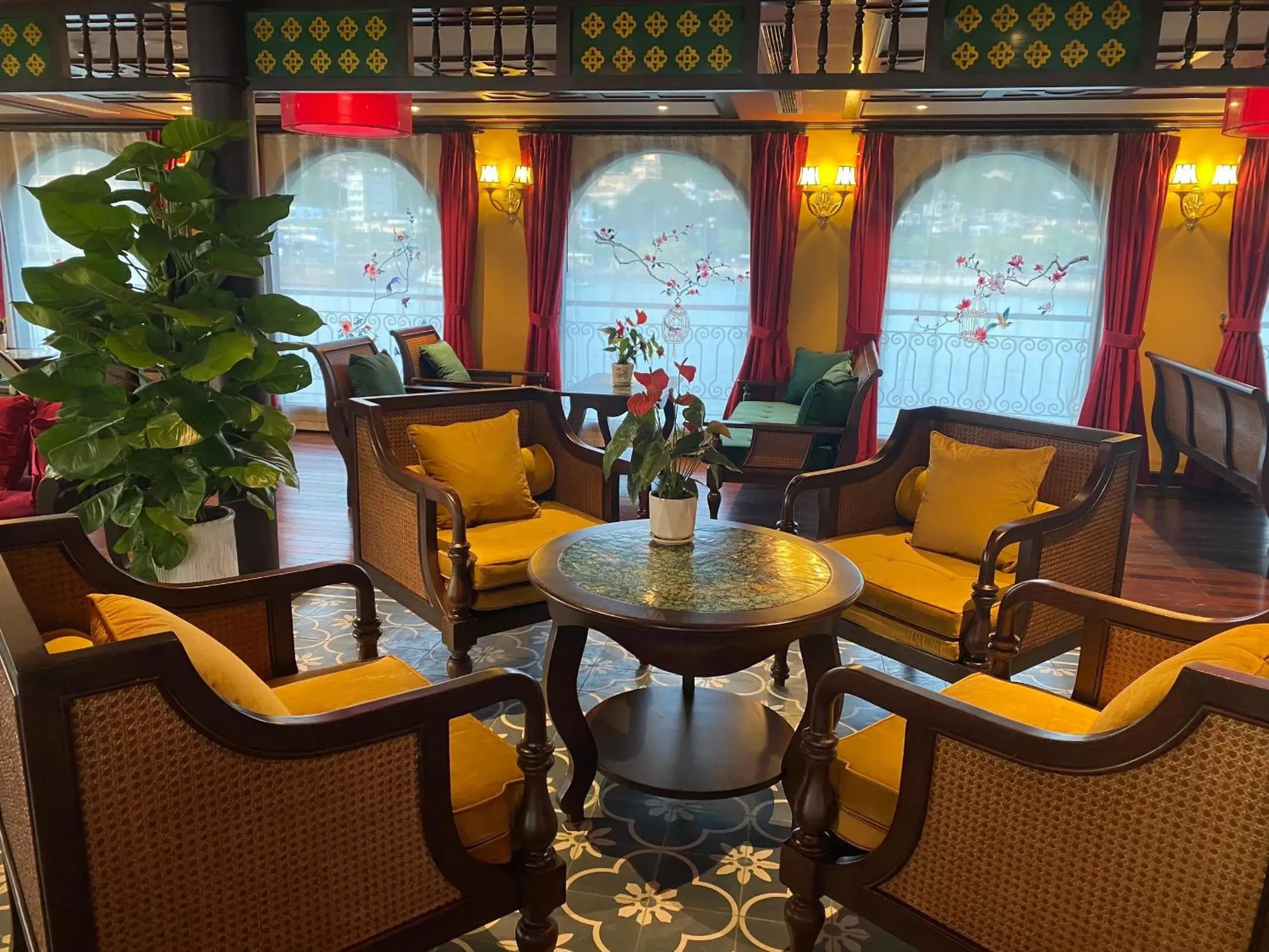 Lounge or bar in Indochine Premium Halong Bay Lounge or bar in Indochine Premium Halong Bay