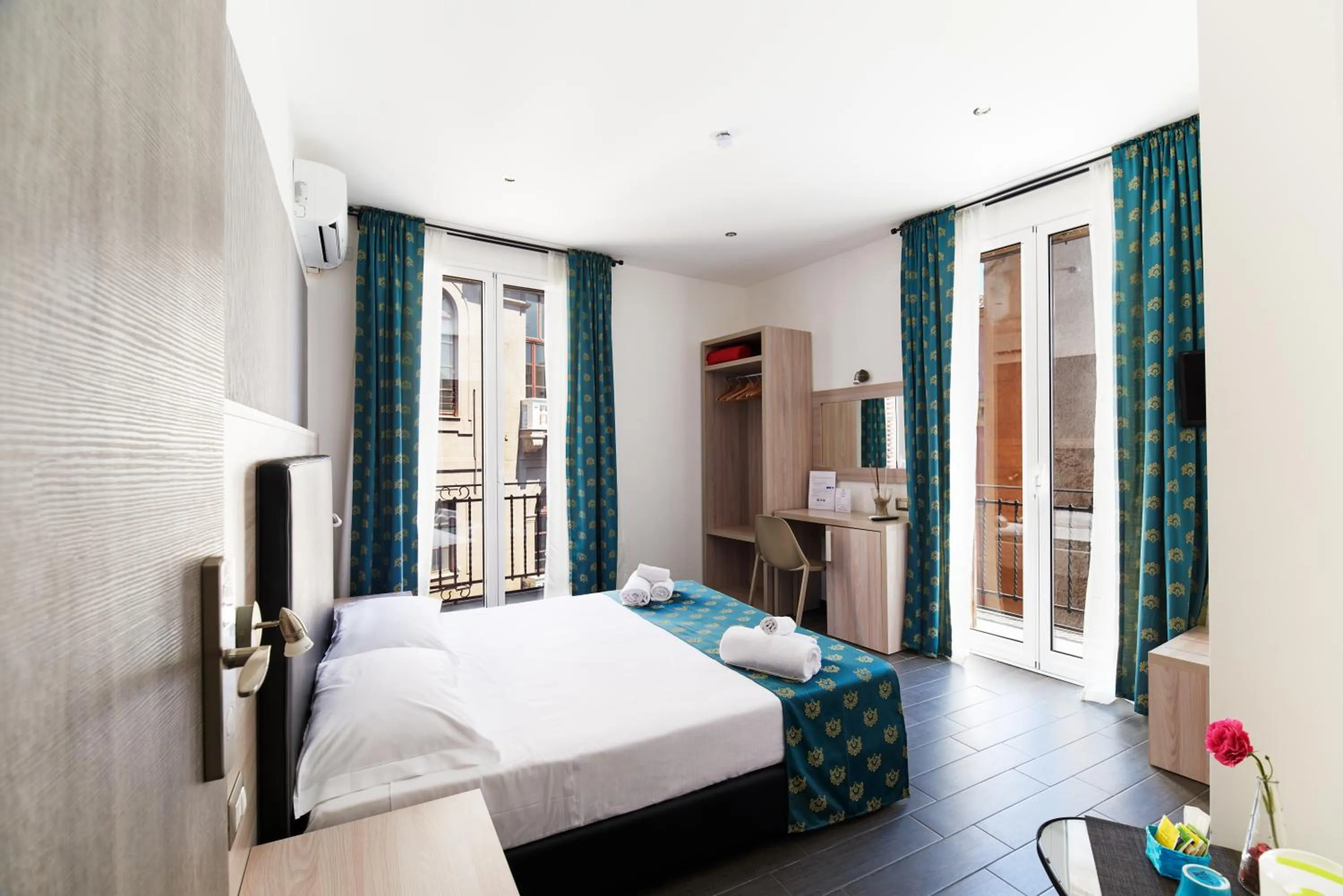 Photo of the whole room, Bed in La Terrazza sul Centro