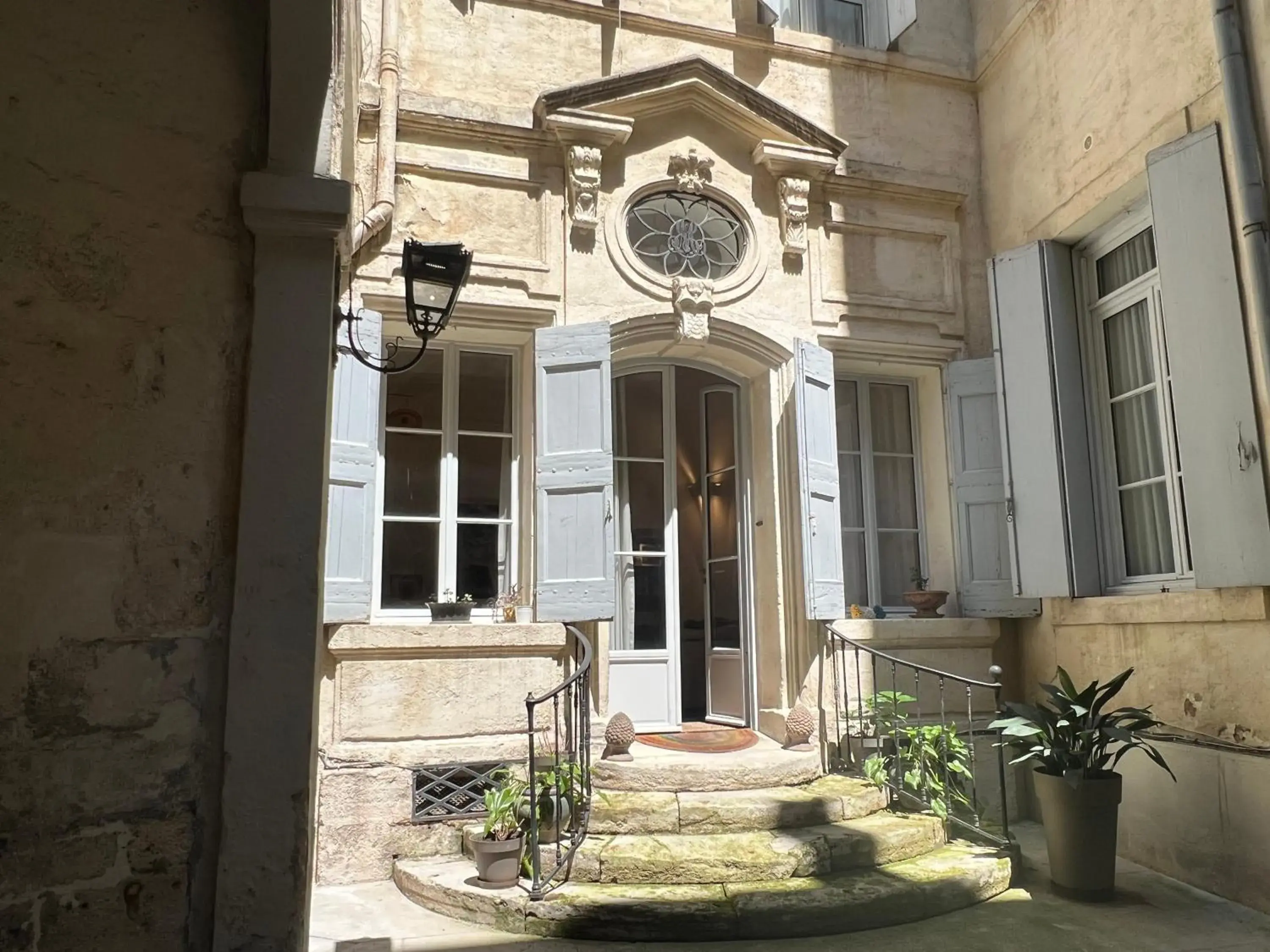 Courbet's bachelor pad Courbet's bachelor pad
