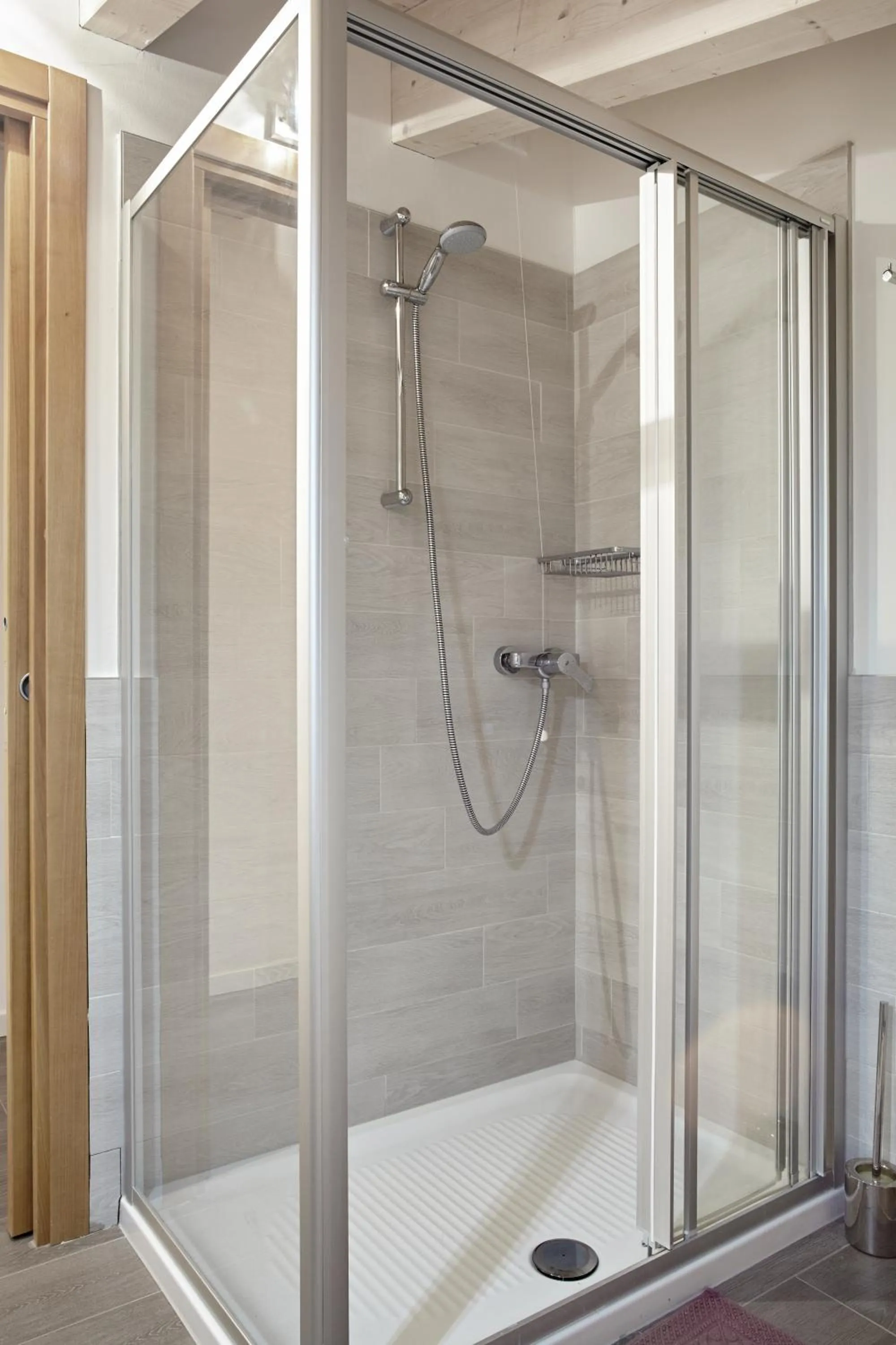 Shower in B&B Agorà