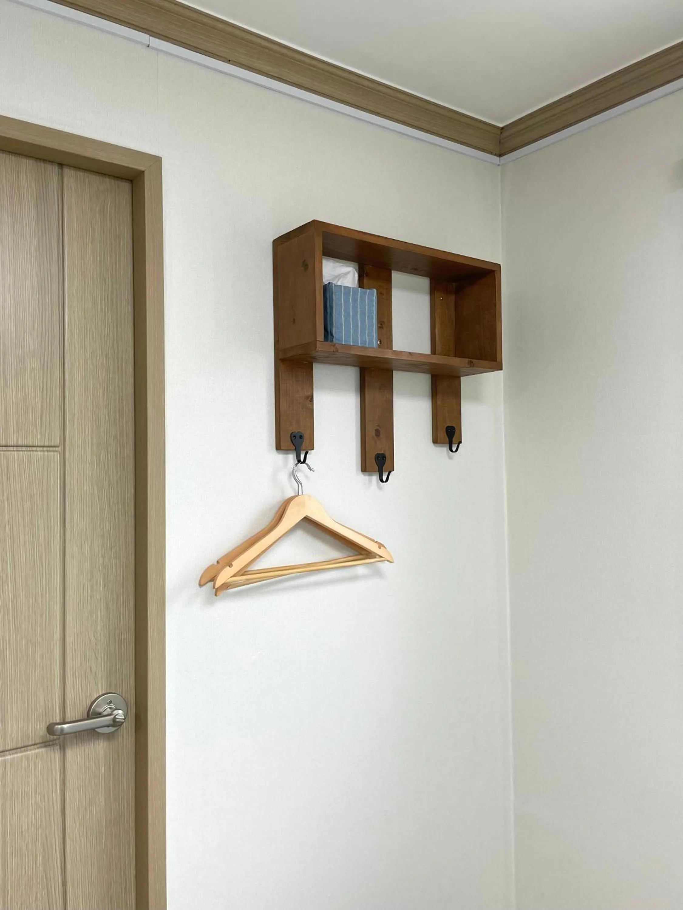 wardrobe in Danaharu Guesthouse