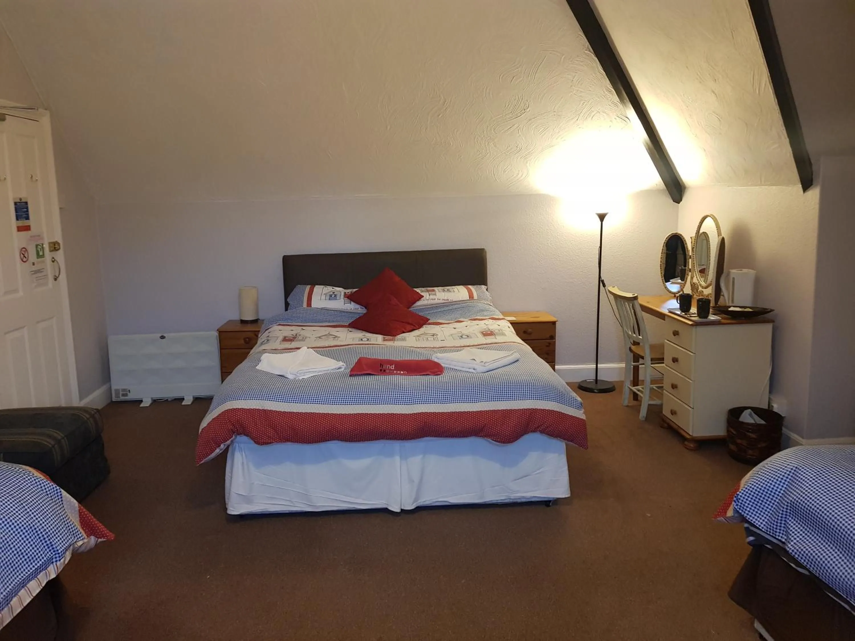 Bedroom, Bed in The Royal Oak