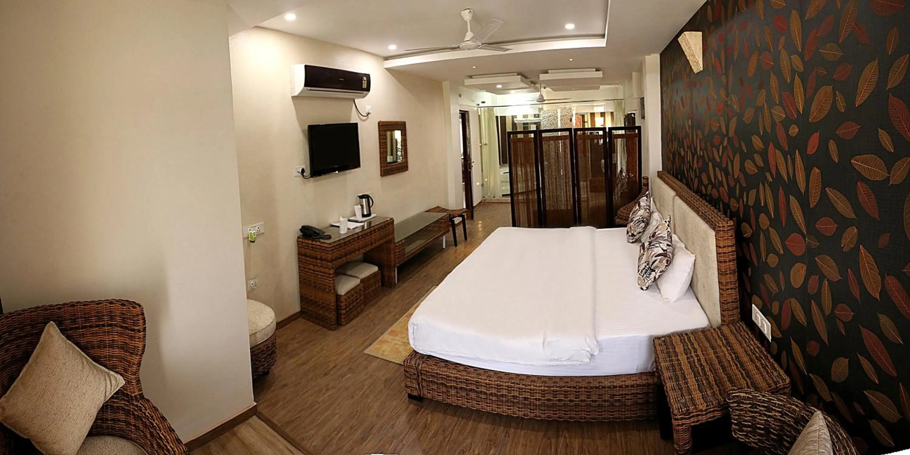 Bedroom, Bed in Ganga Exotica