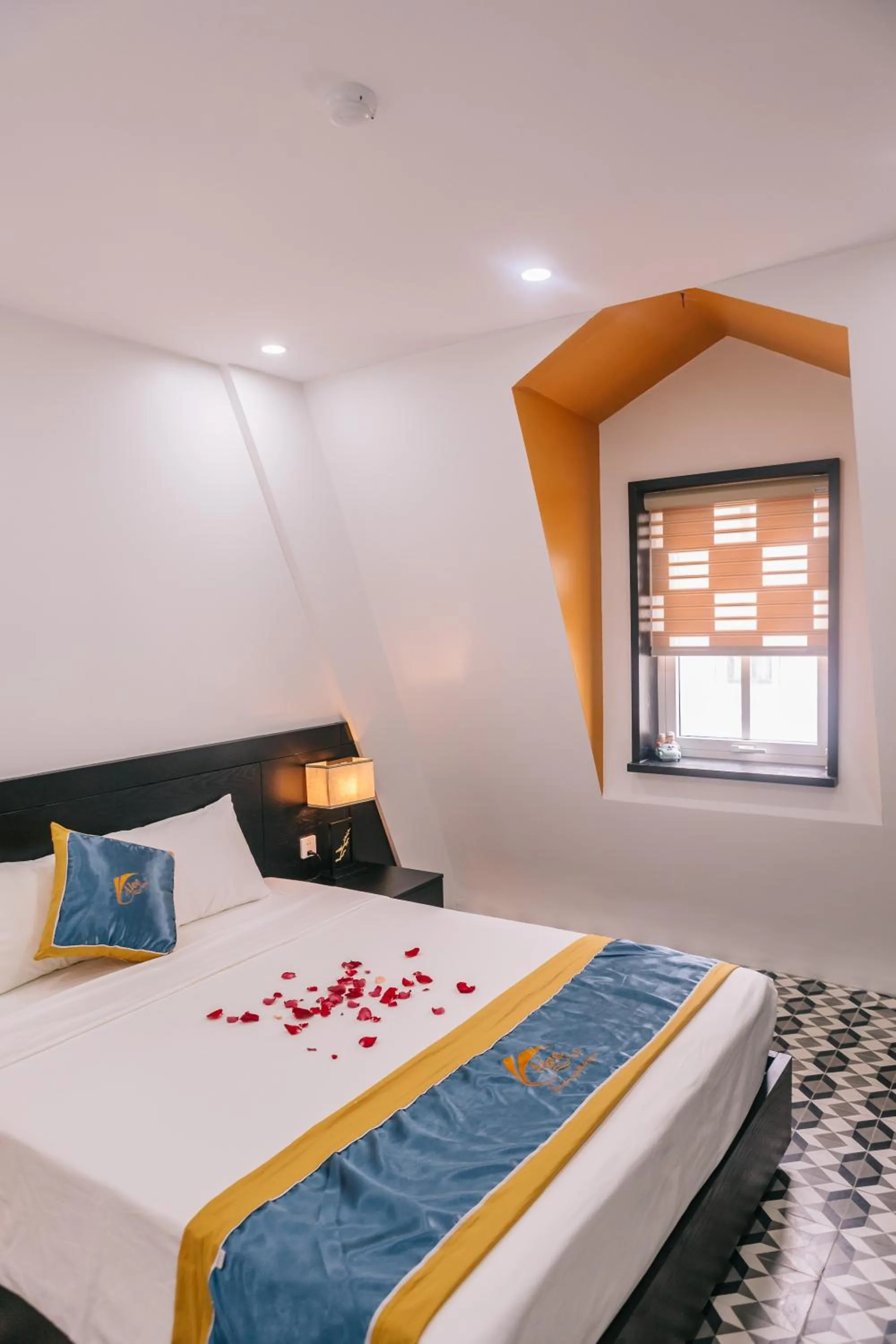 Bed in Alee HaLong Hotel