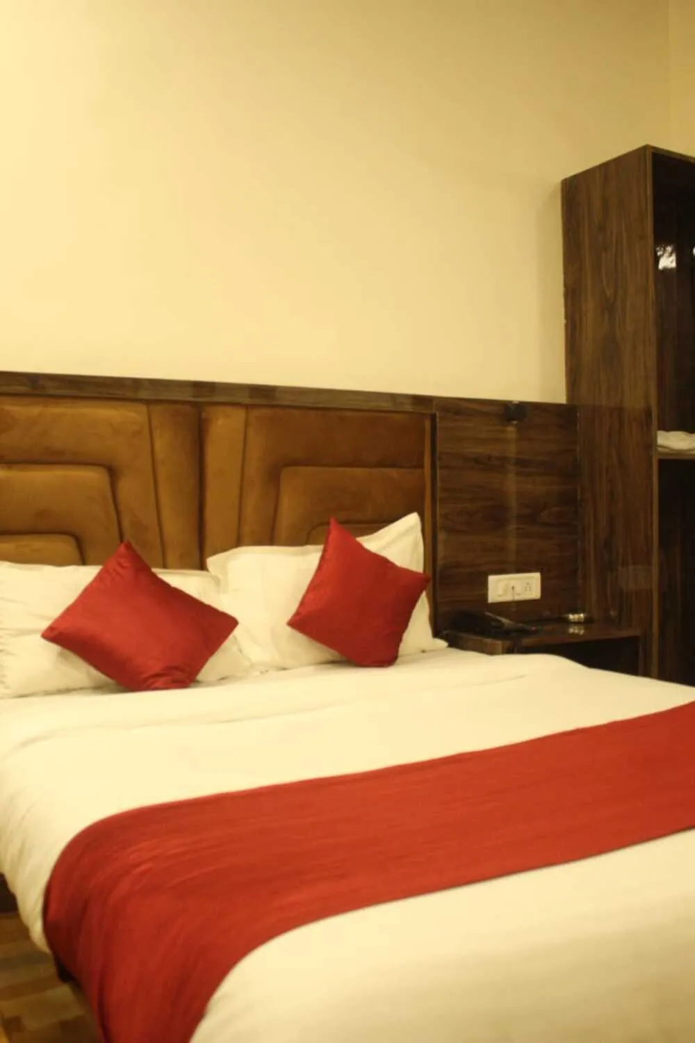 Bed in Hotel Siddharth Residency- Siddharth Nagar, Goregaon West