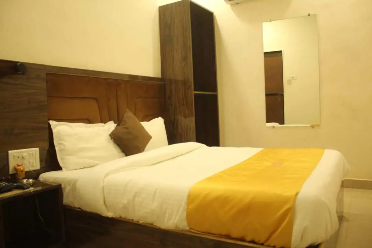 Bed in Hotel Siddharth Residency- Siddharth Nagar, Goregaon West Bed in Hotel Siddharth Residency- Siddharth Nagar, Goregaon West