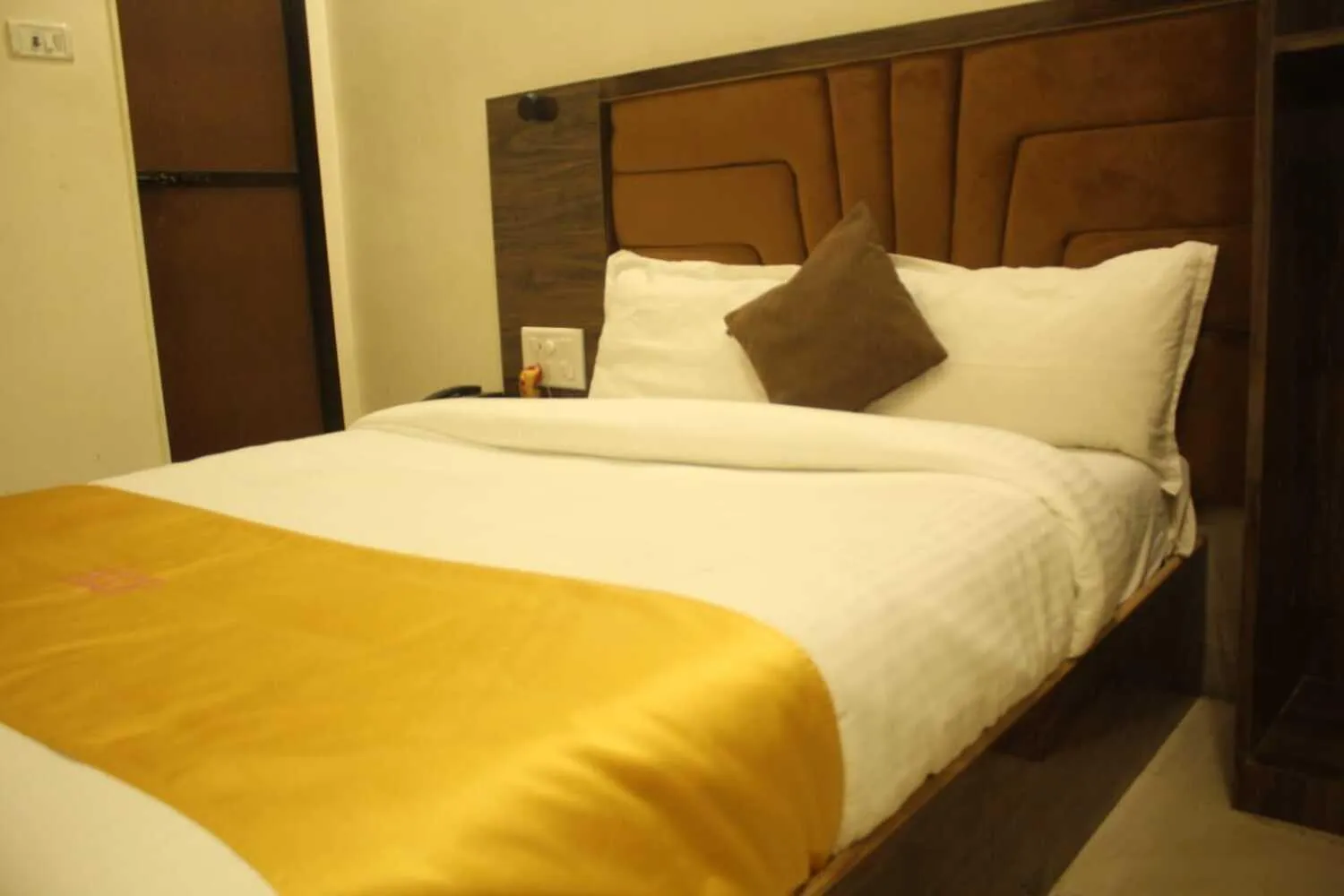 Bedroom, Bed in Hotel Siddharth Residency- Siddharth Nagar, Goregaon West