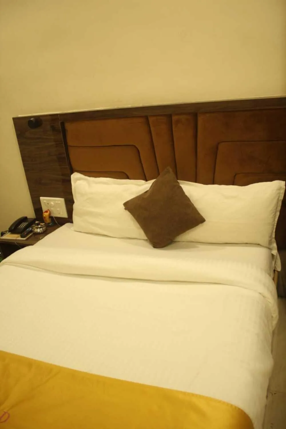 Bed in Hotel Siddharth Residency- Siddharth Nagar, Goregaon West