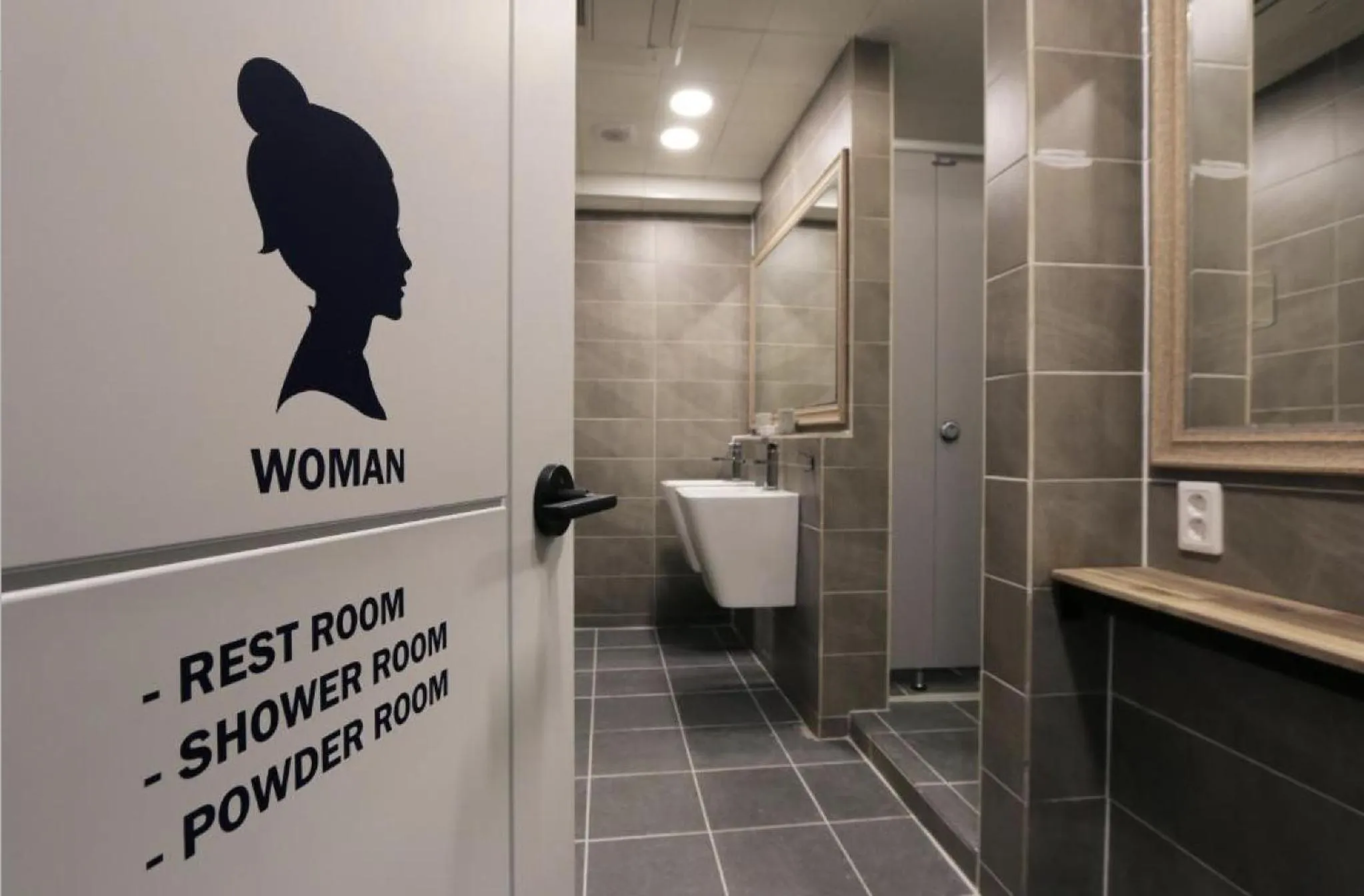 Bathroom in Blueboat Hostel Jeonju