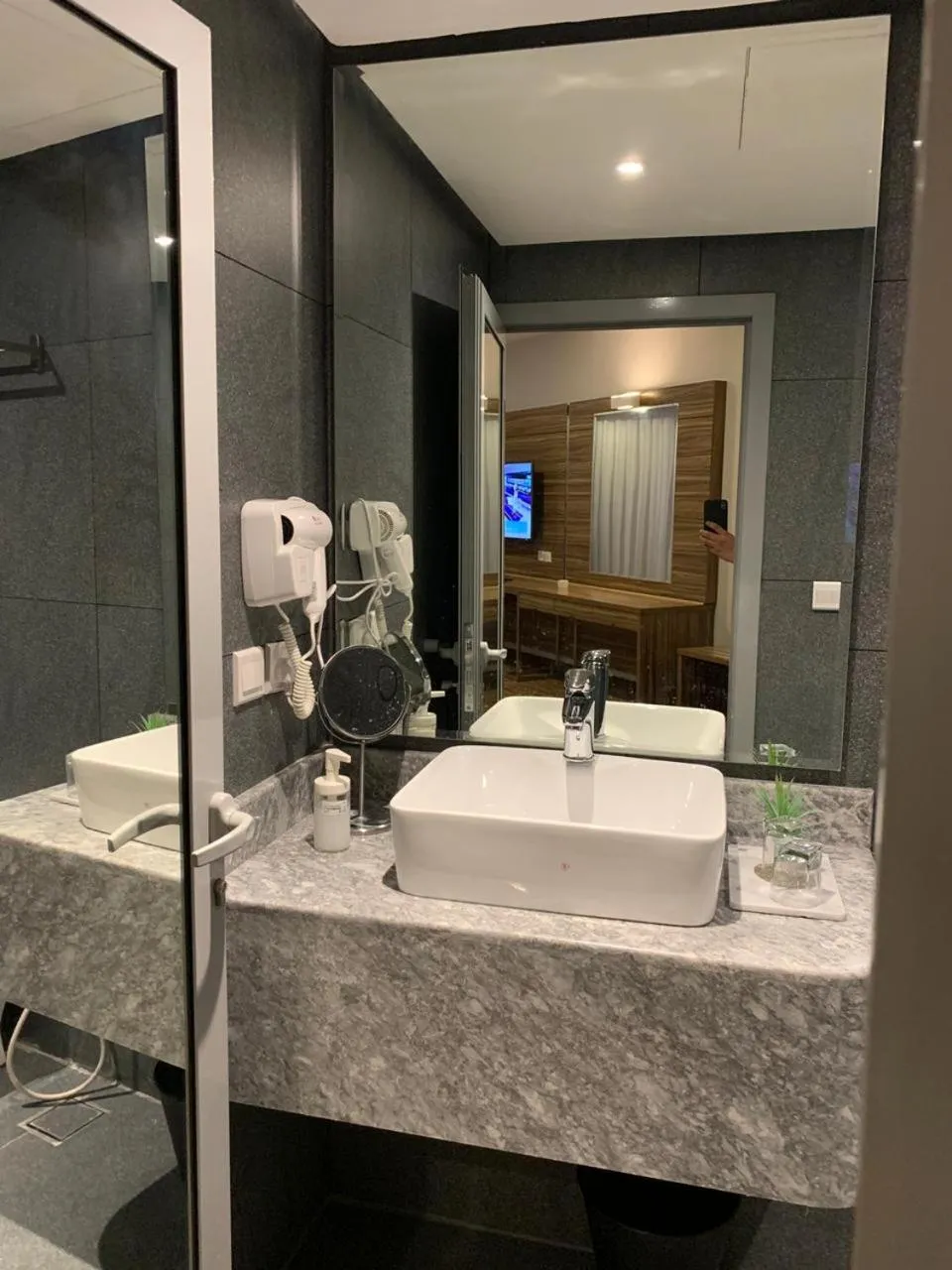 ساس رتل للوحدات السكنية المفروشة