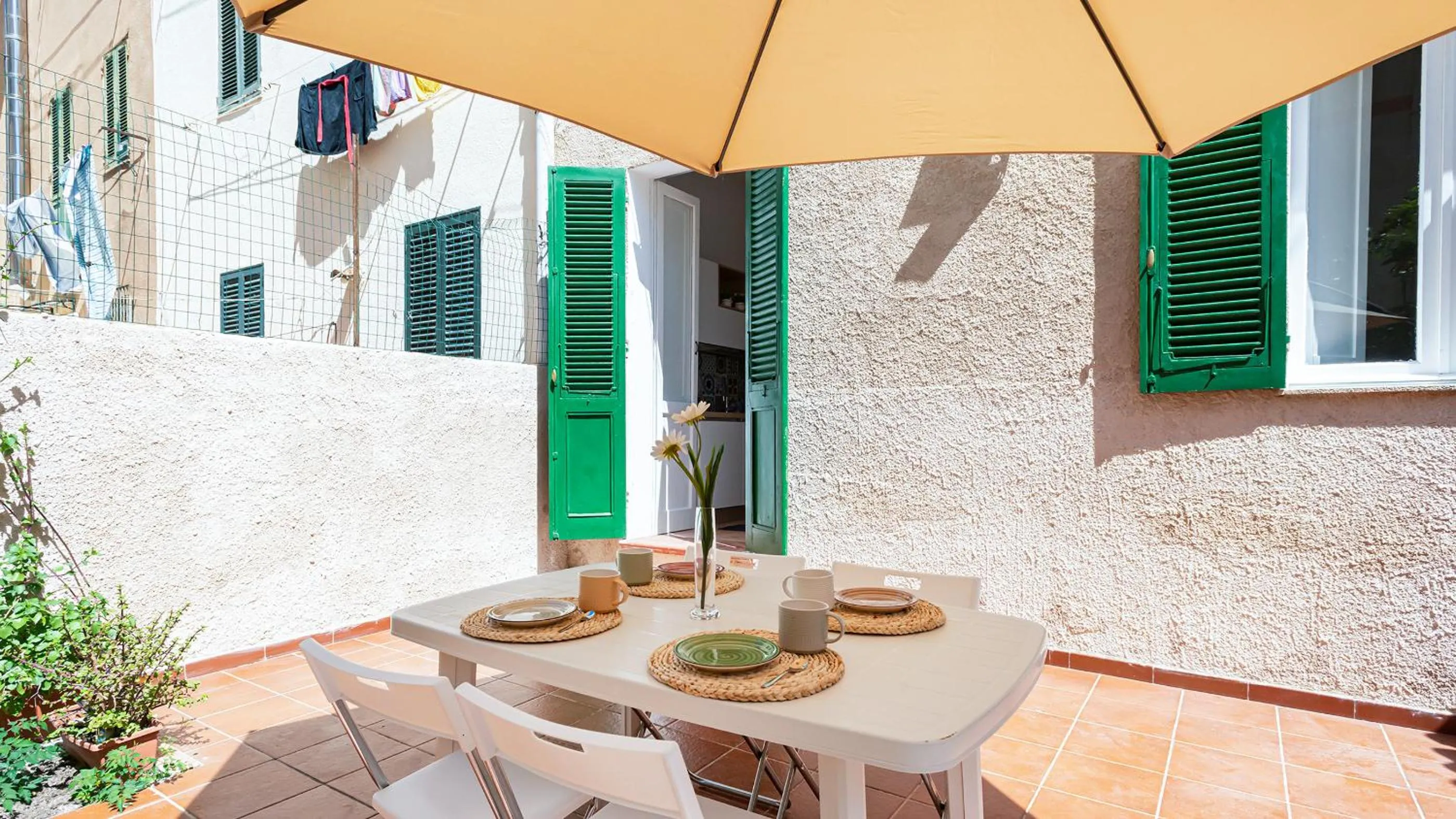 Patio in Juriol