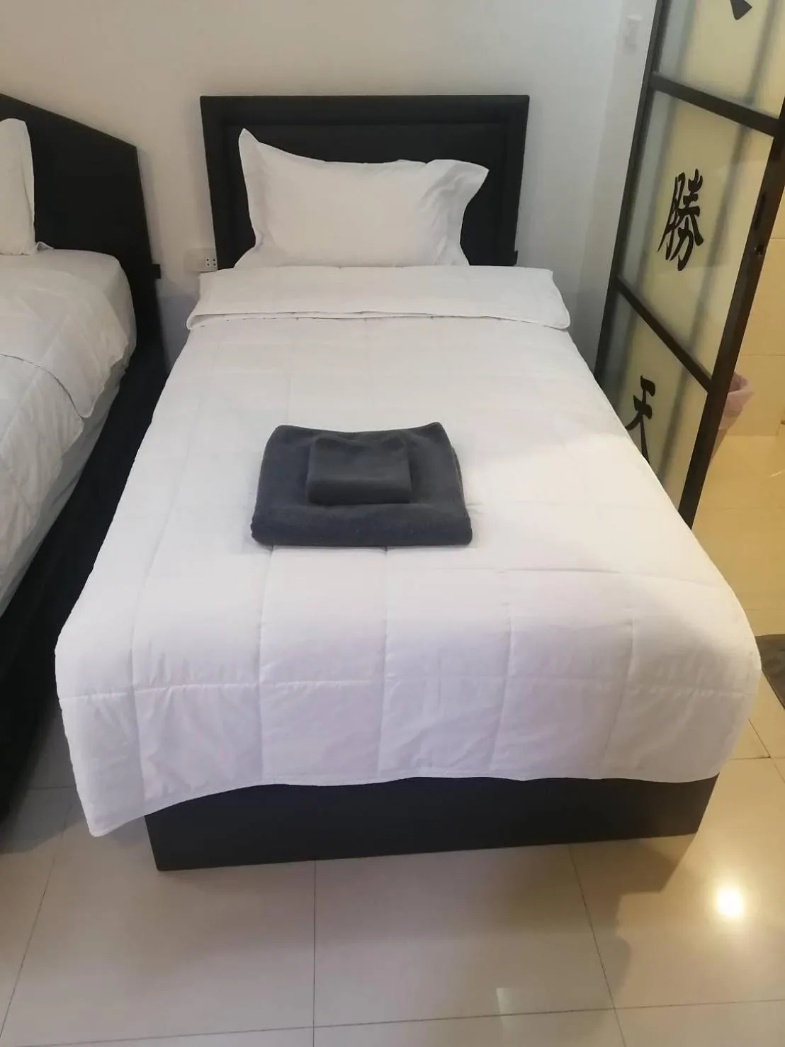 Bed in Pasadena Lodge