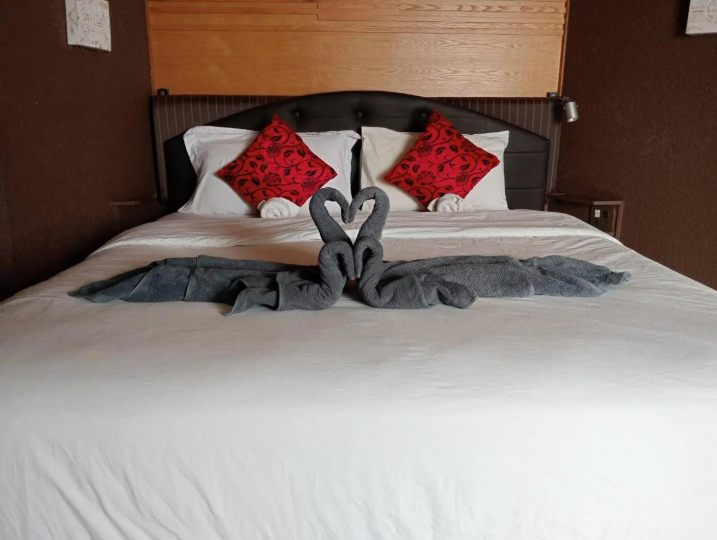 Bed in Pasadena Lodge