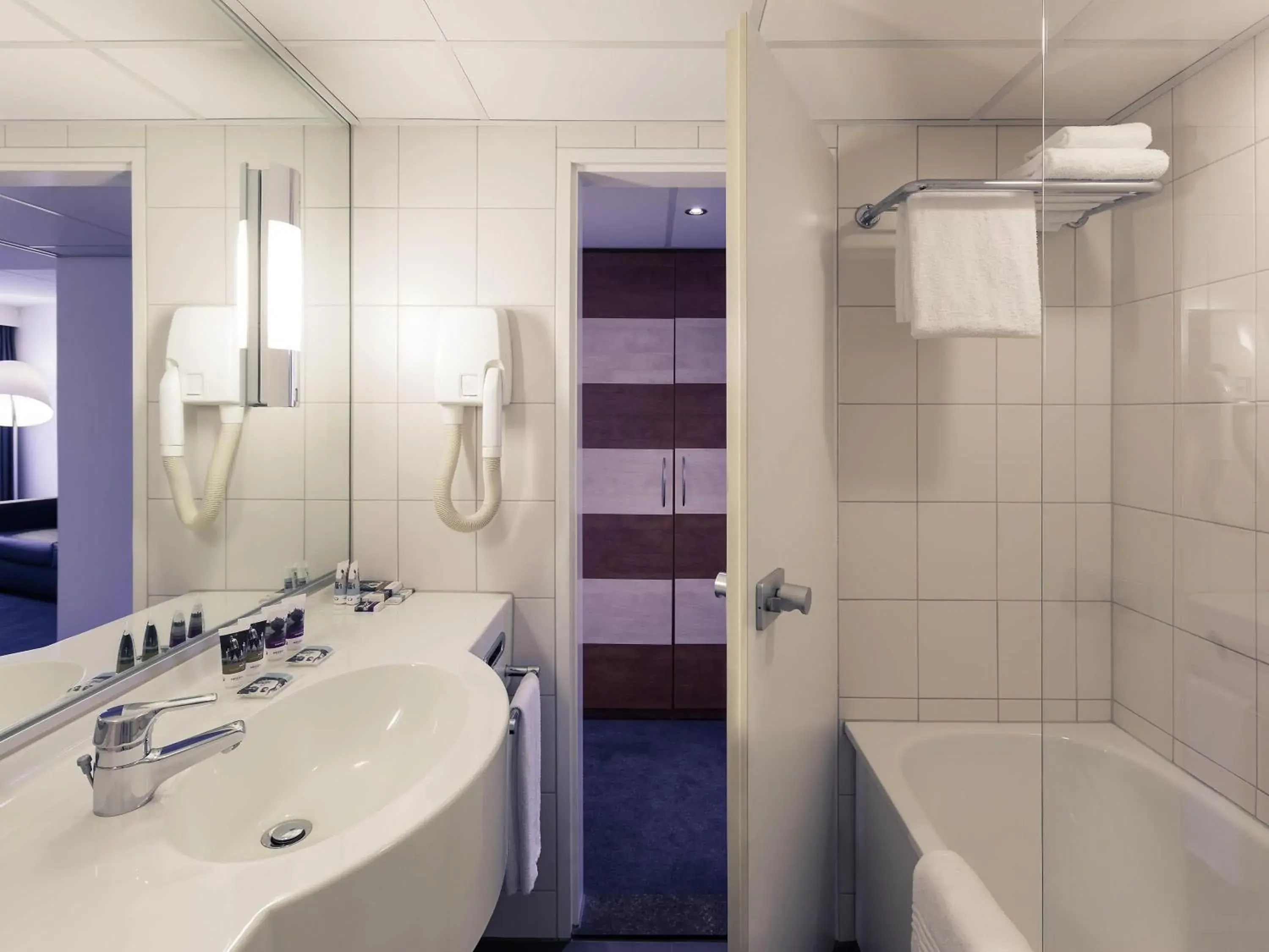 Bedroom in Mercure Hotel Amsterdam West Bedroom in Mercure Hotel Amsterdam West