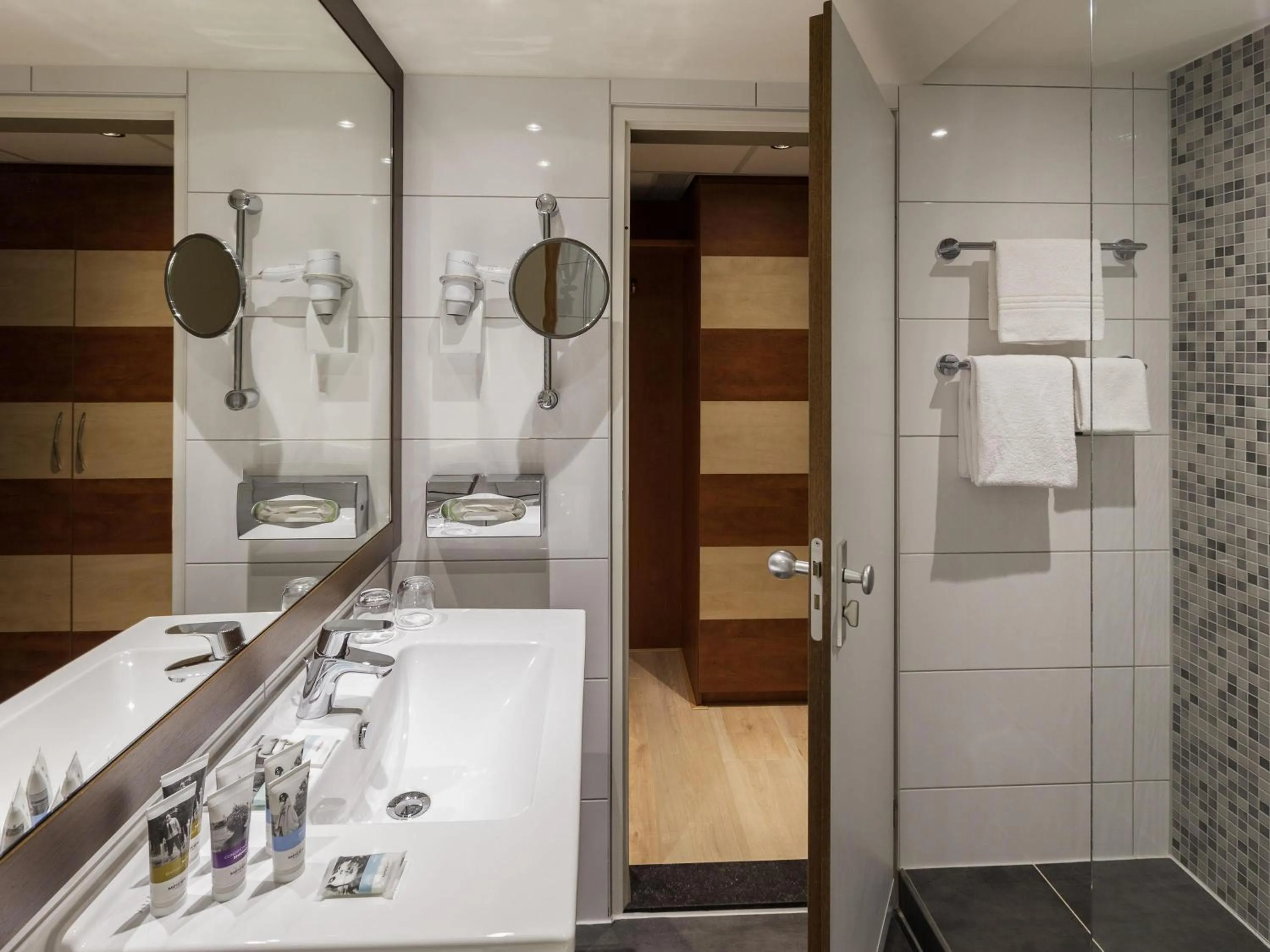 Bedroom in Mercure Hotel Amsterdam West