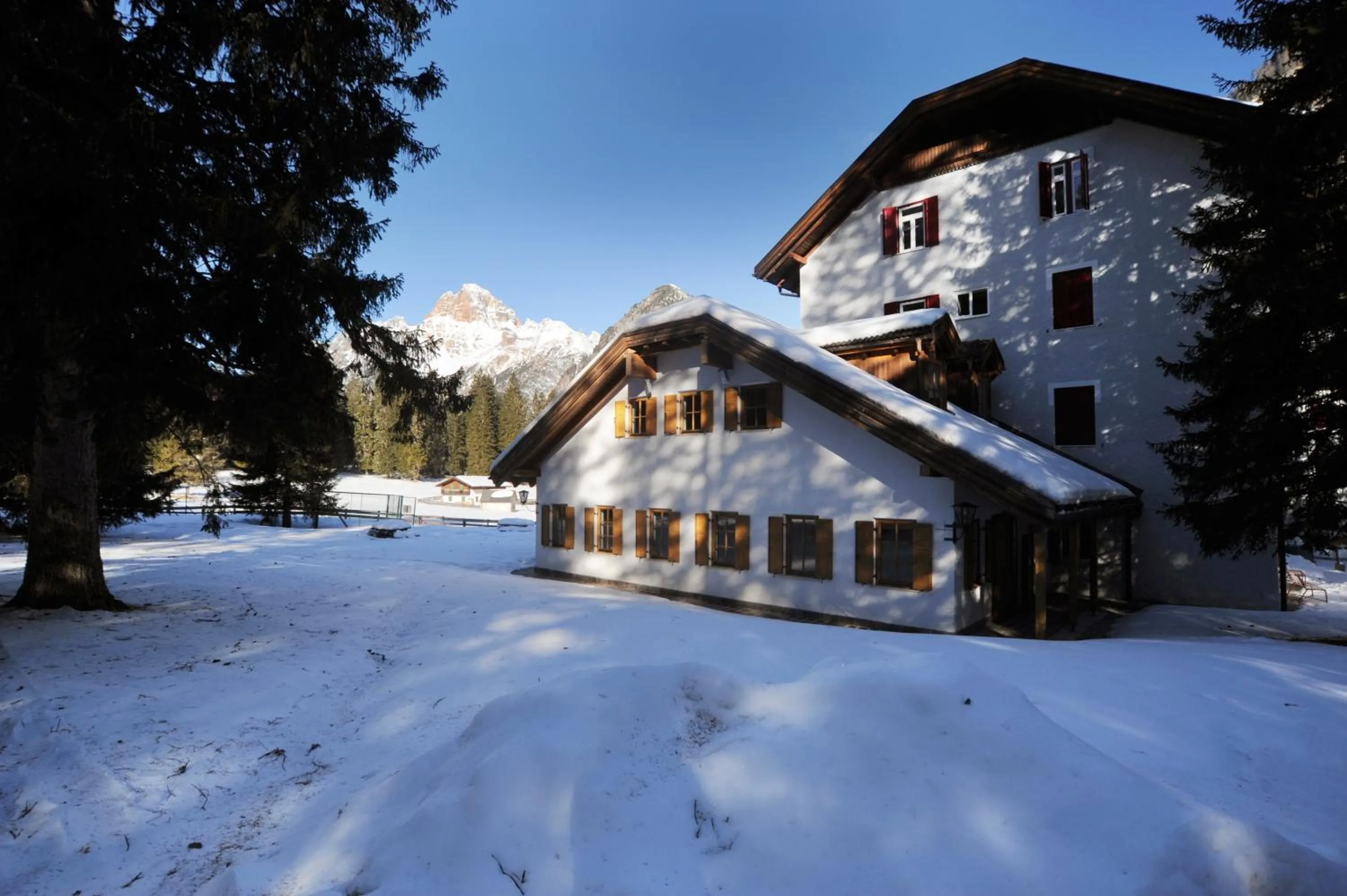 Facade/entrance in Hotel Croda Rossa
