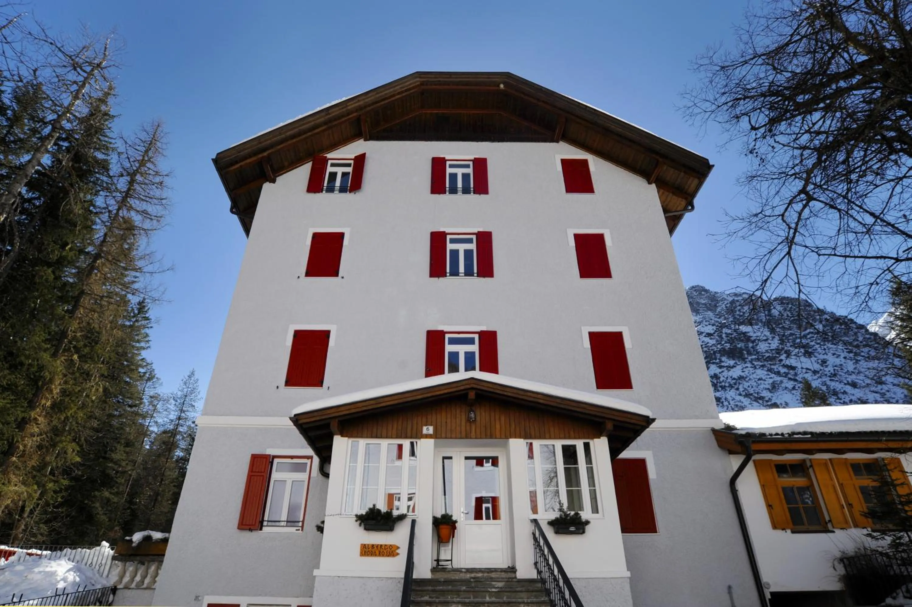 Facade/entrance in Hotel Croda Rossa