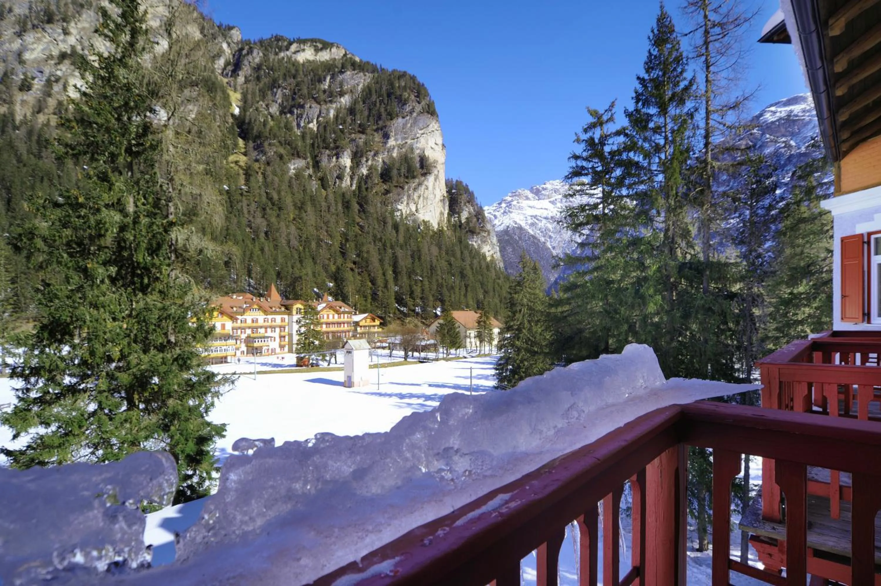 Day in Hotel Croda Rossa