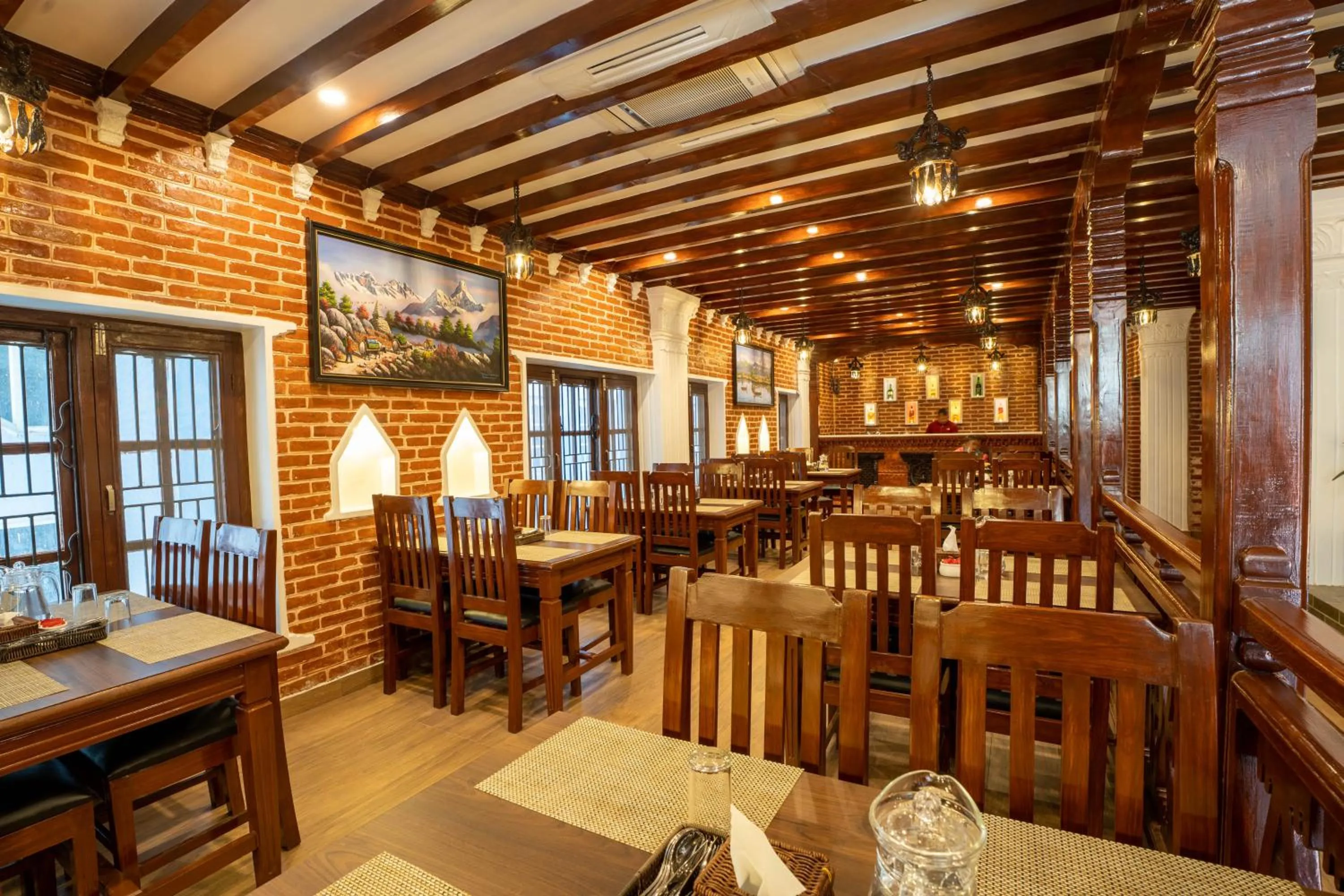 Restaurant/places to eat in Airport Himalaya Boutique Hotel