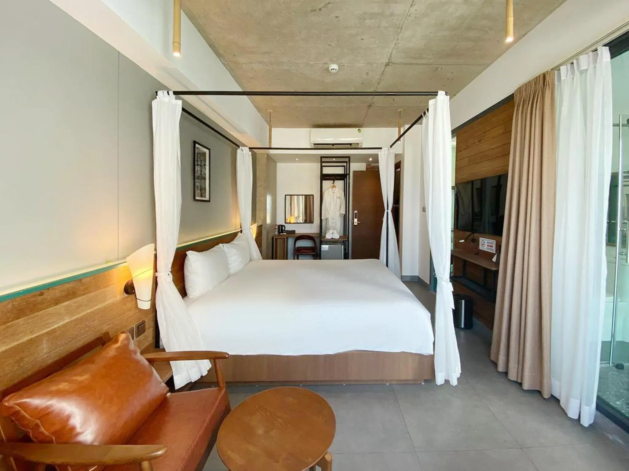 Photo of the whole room, Bed in CHECK inn Phnom Penh Royal Palace