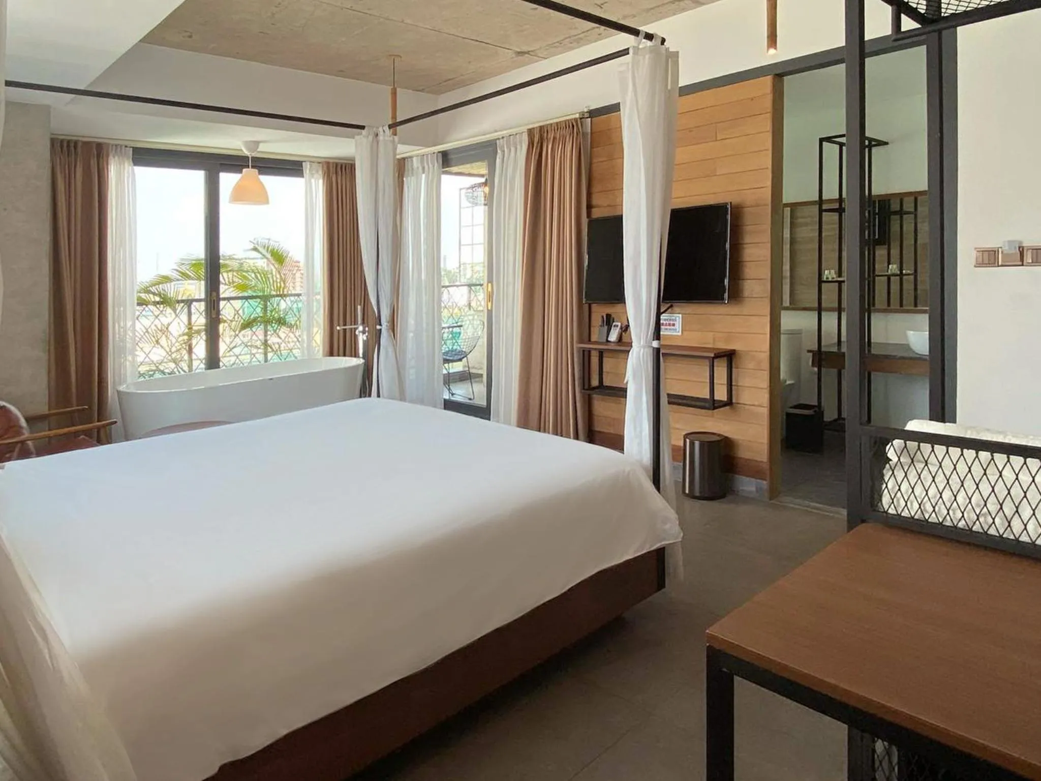 Photo of the whole room, Bed in CHECK inn Phnom Penh Royal Palace