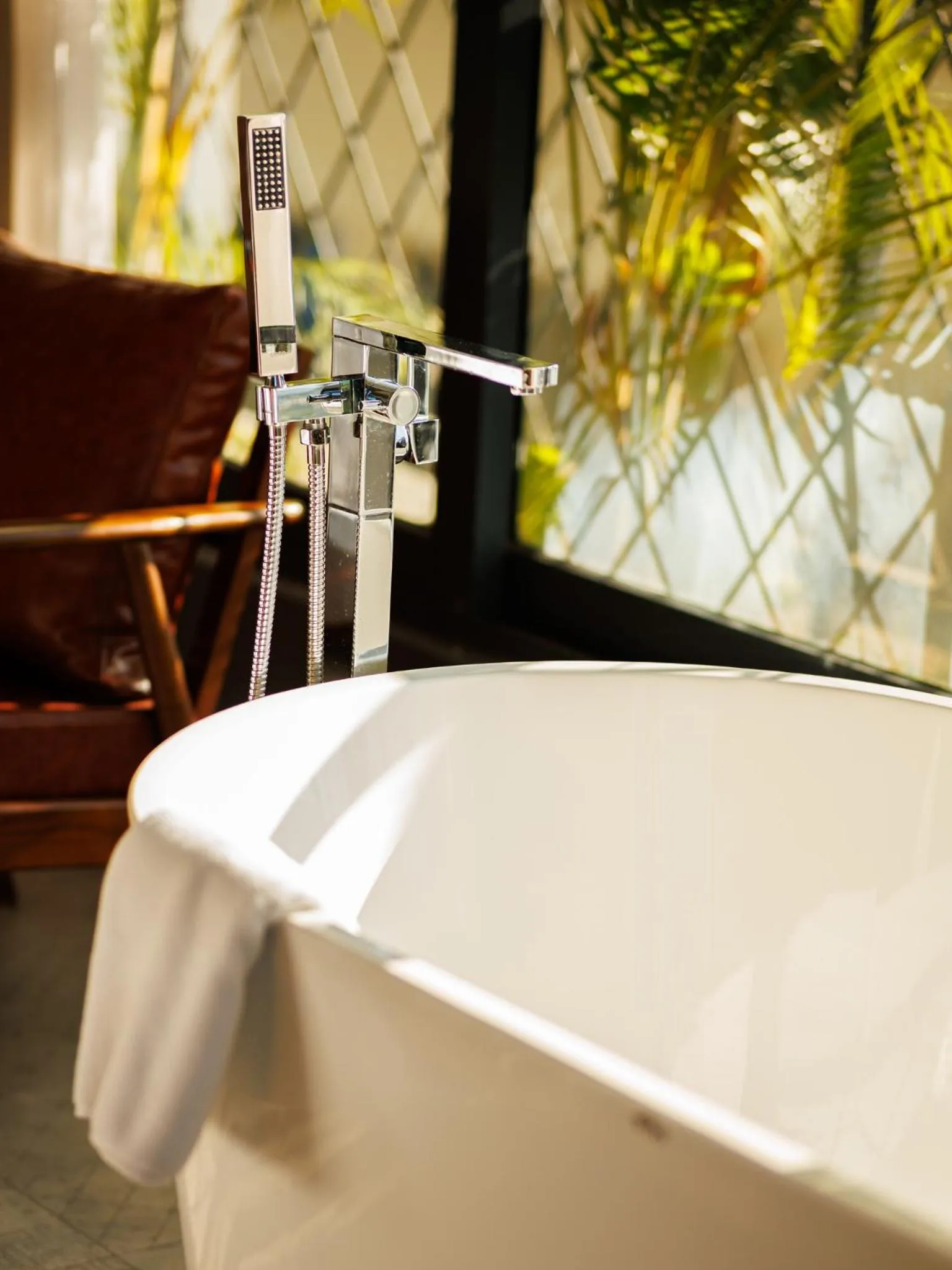 Bath in CHECK inn Phnom Penh Royal Palace