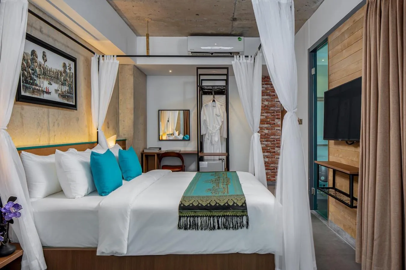 Photo of the whole room, Bed in CHECK inn Phnom Penh Royal Palace