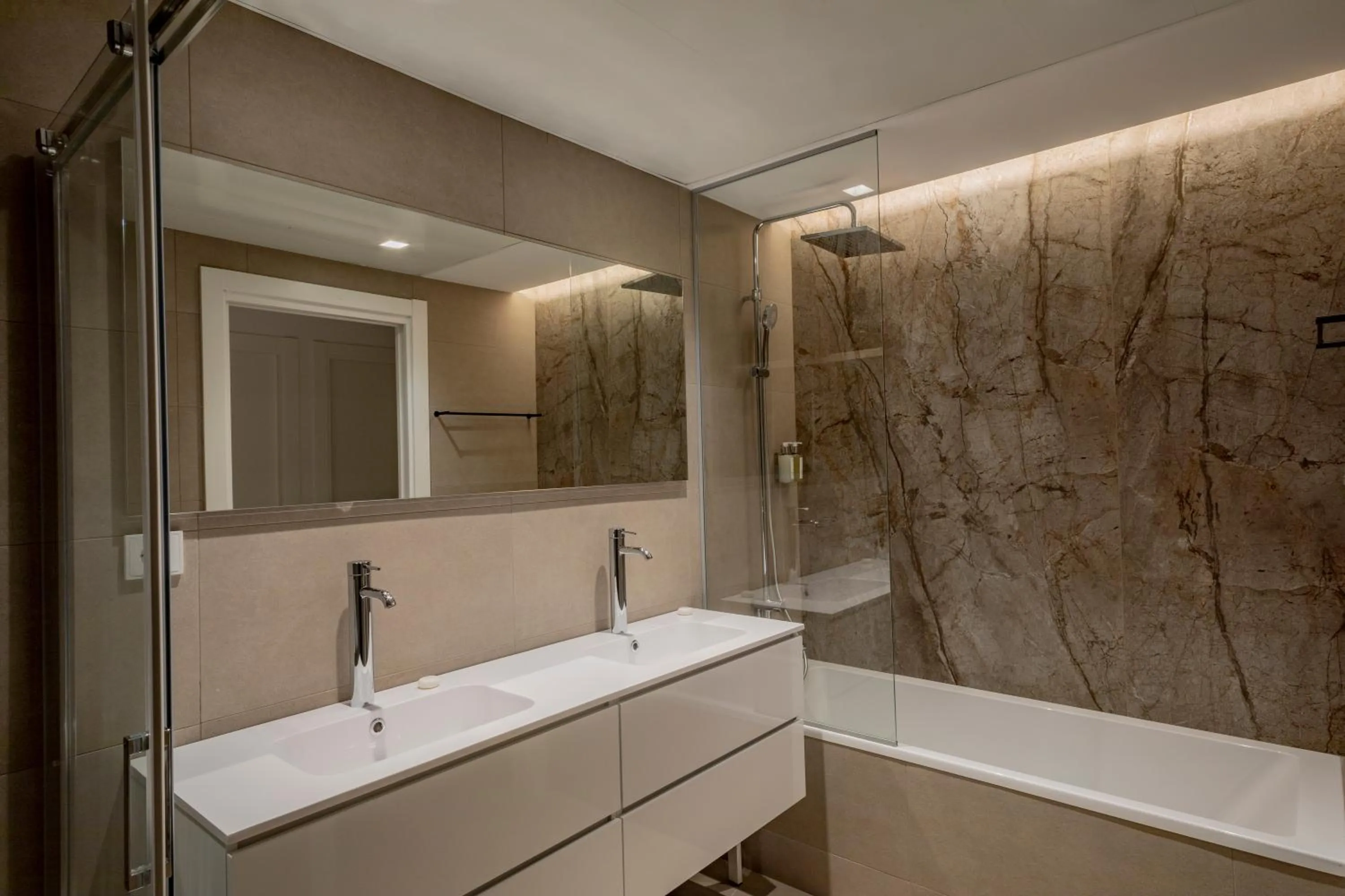 Bathroom in Europa Apartments