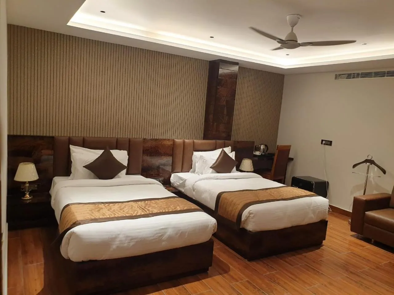 Bedroom, Bed in HOTEL SUNCITY PALACE