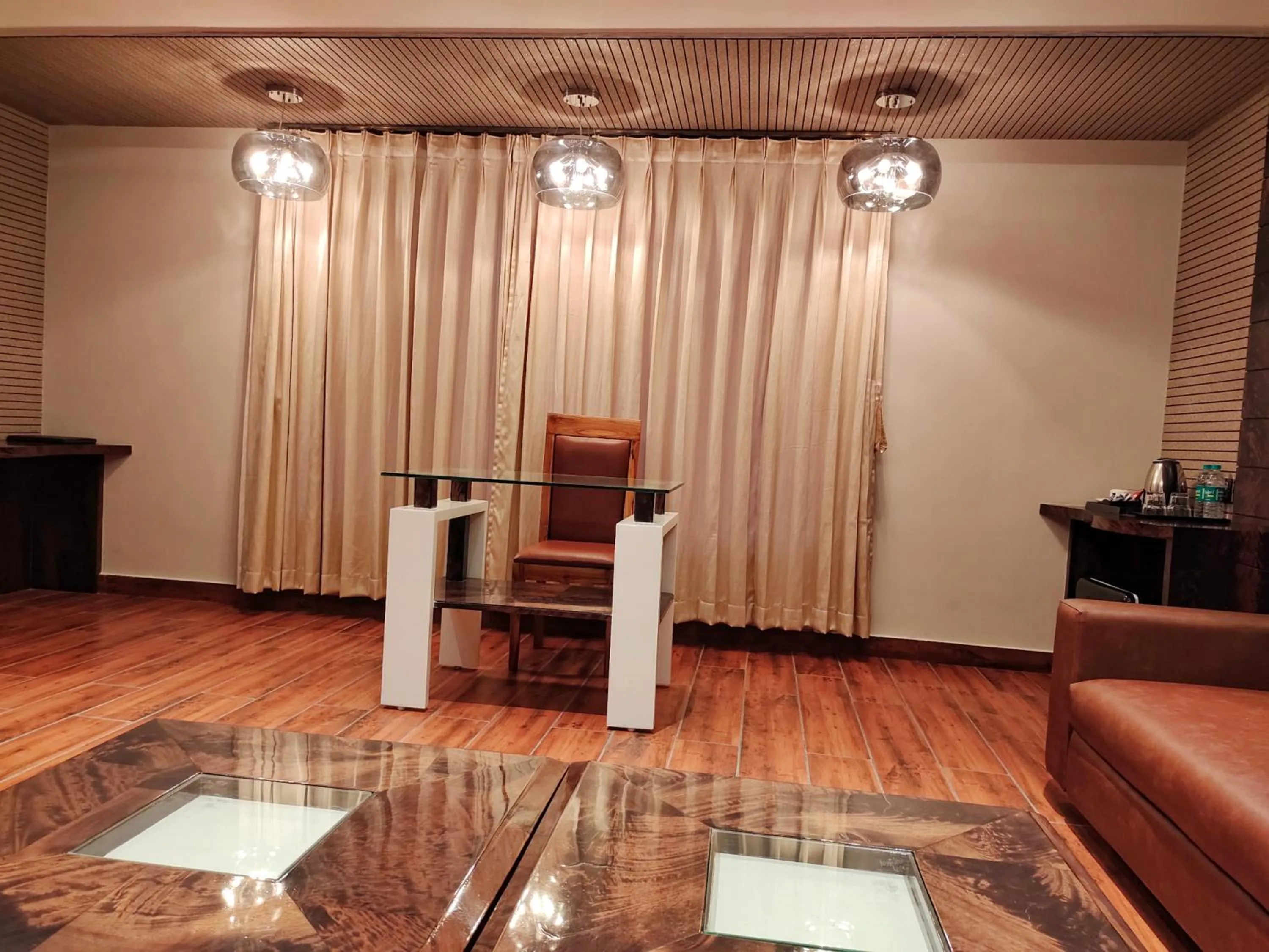 hair dresser in HOTEL SUNCITY PALACE