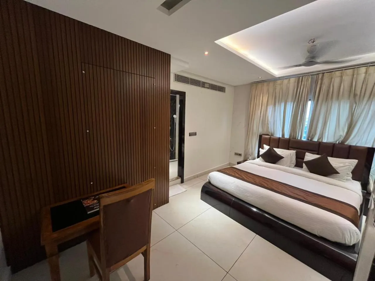 Bed in HOTEL SUNCITY PALACE