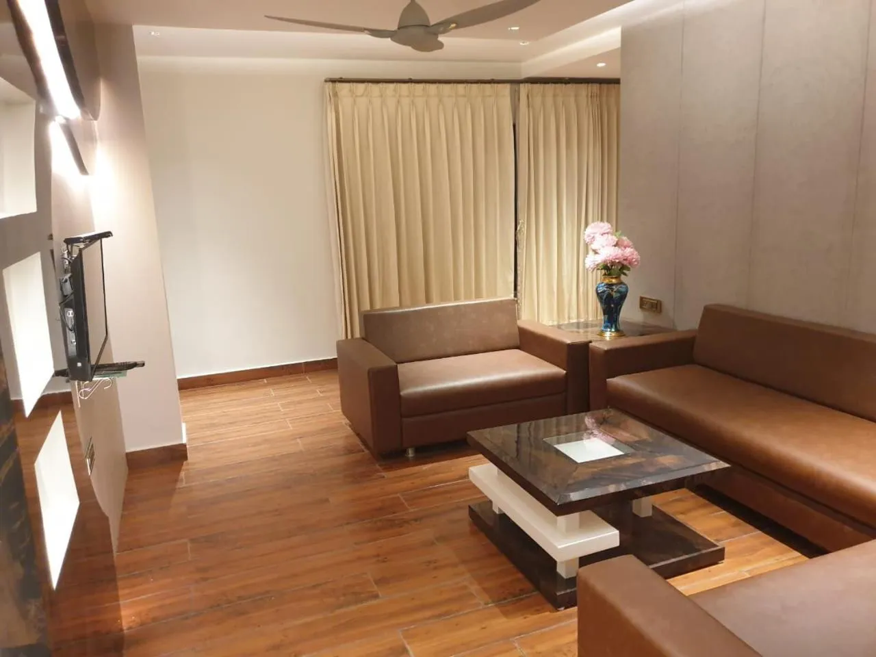 Seating area in HOTEL SUNCITY PALACE