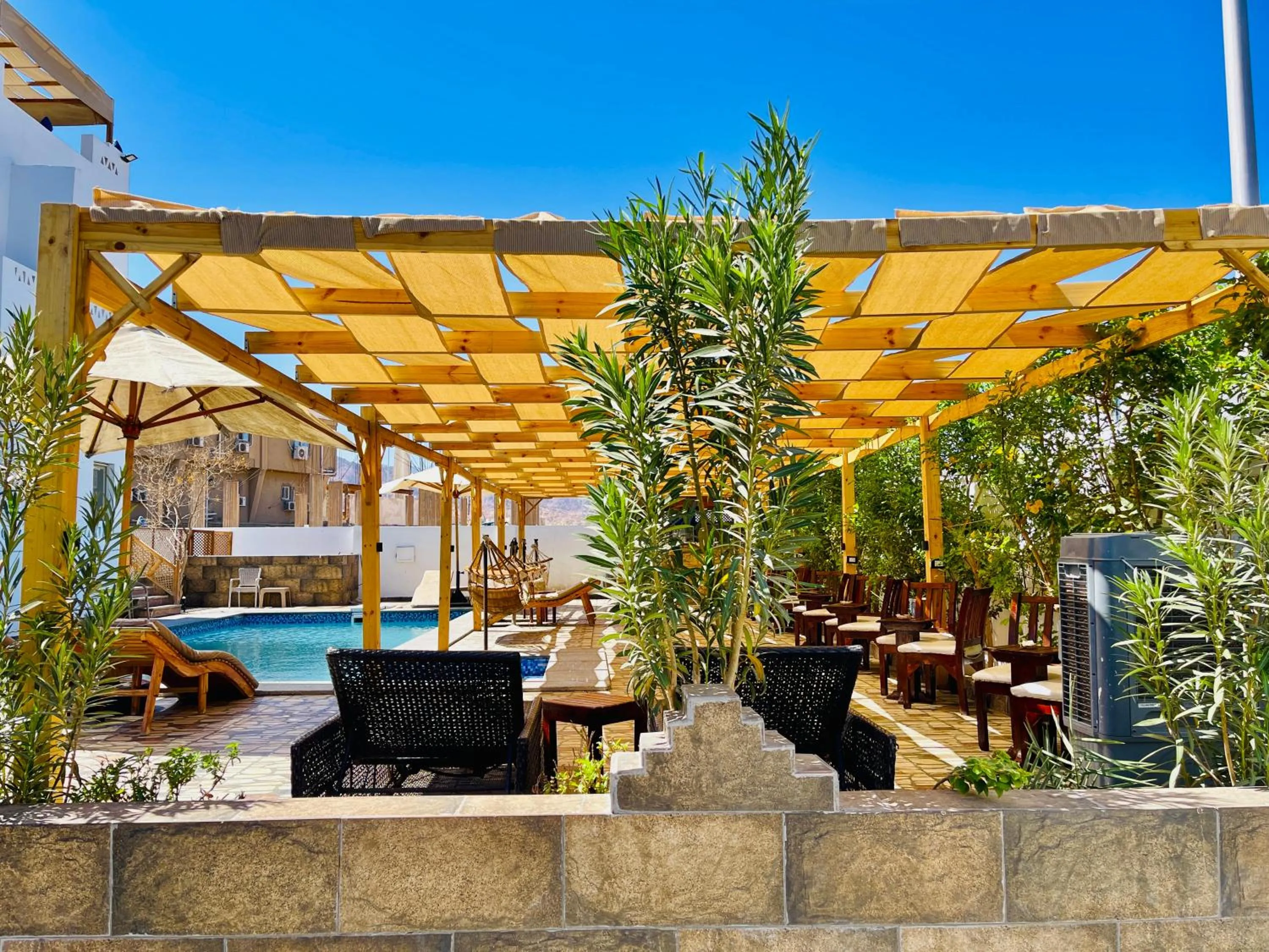 Dolphina hotel & Restaurant