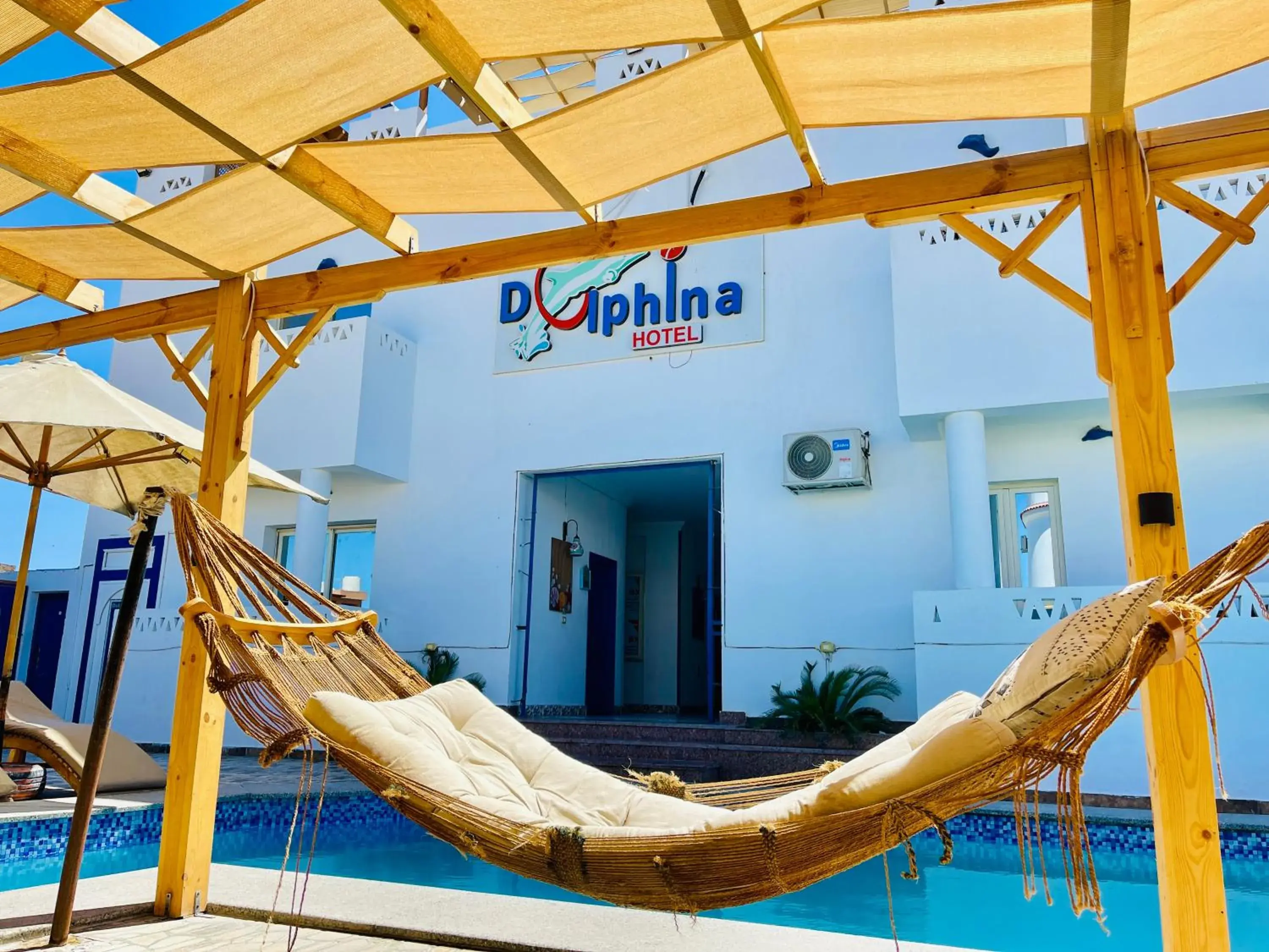 Dolphina hotel & Restaurant Dolphina hotel & Restaurant