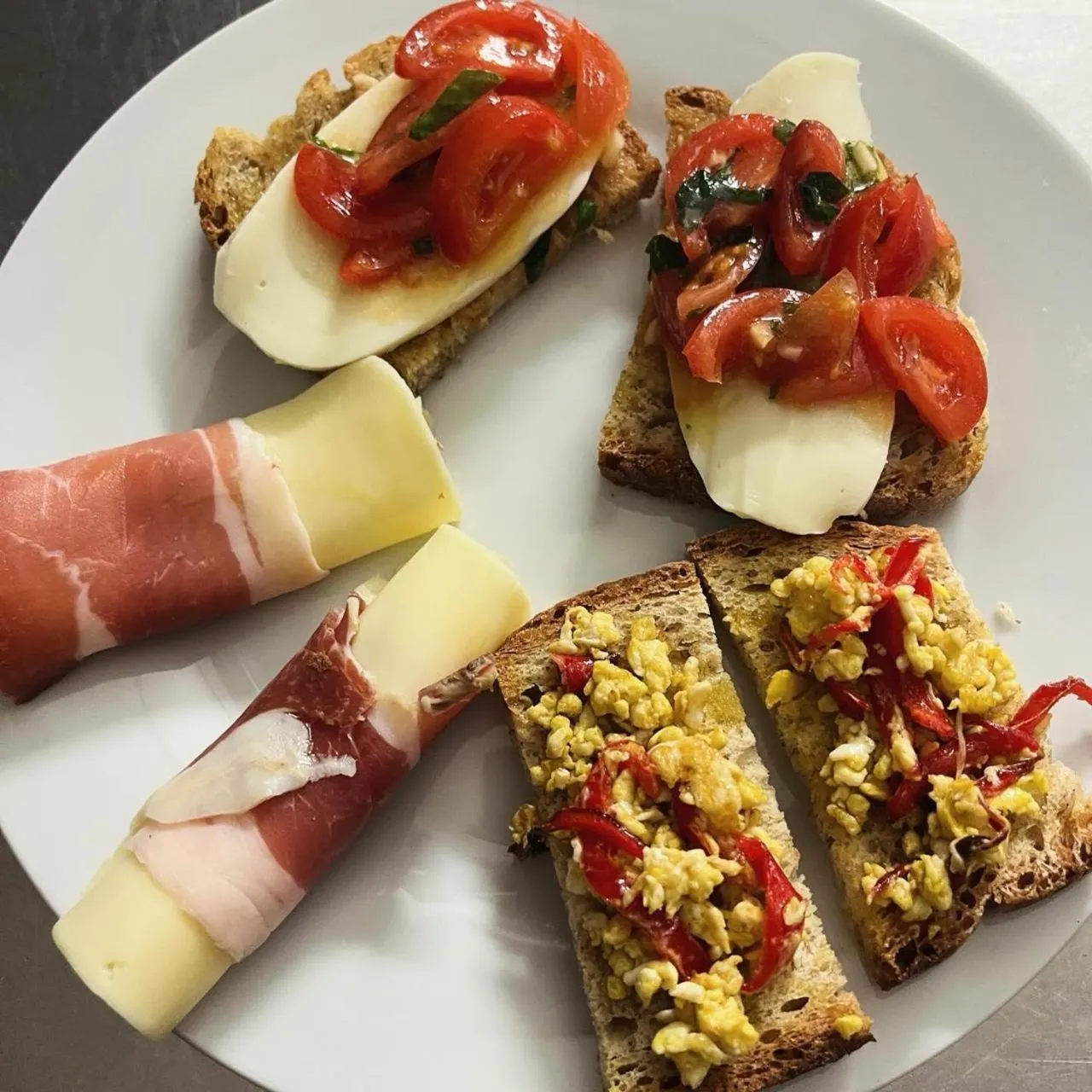 Restaurant/places to eat in Hotel Valente