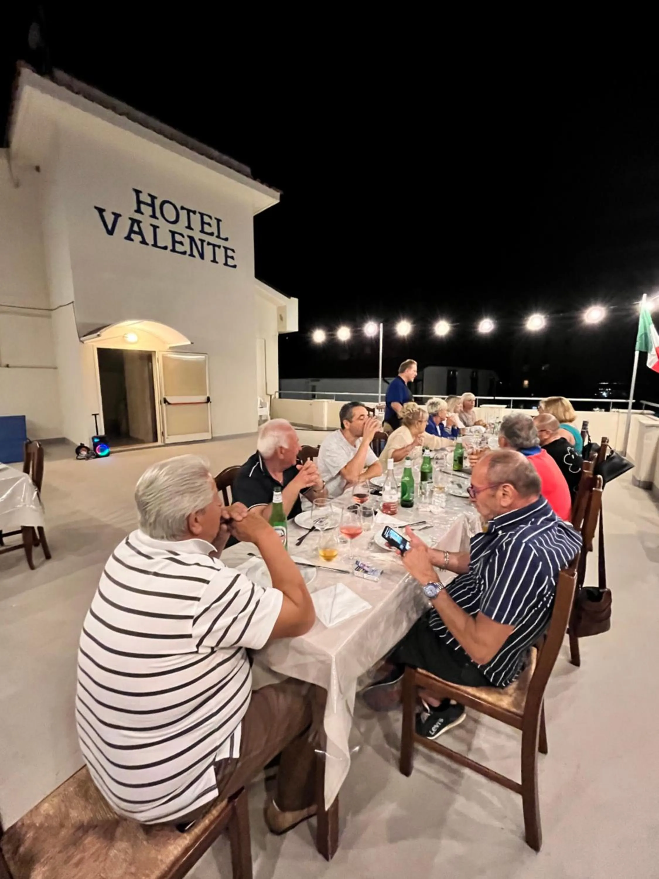 Restaurant/places to eat in Hotel Valente