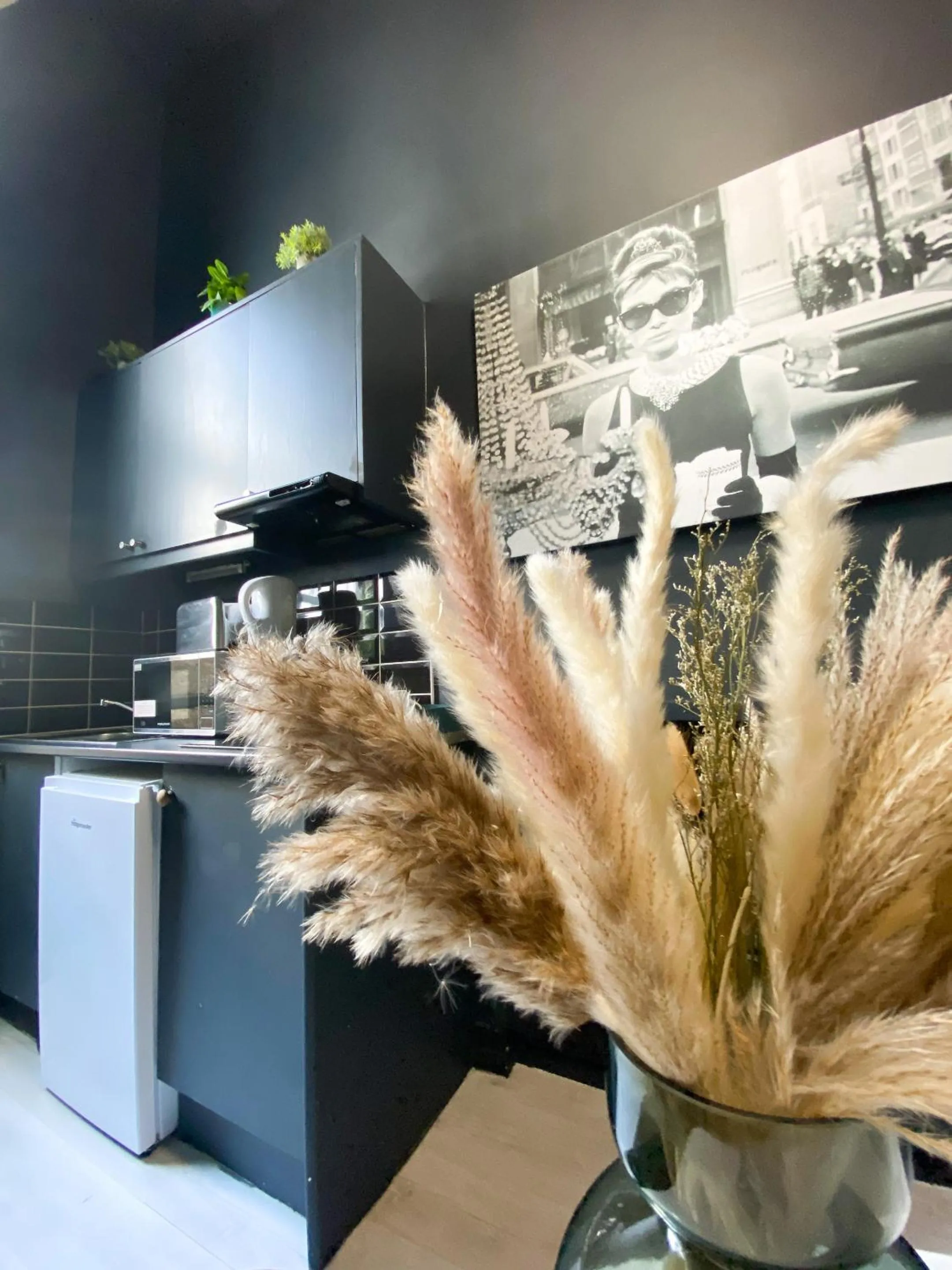 Kitchen or kitchenette in Modern Studios Close To Hyde Park