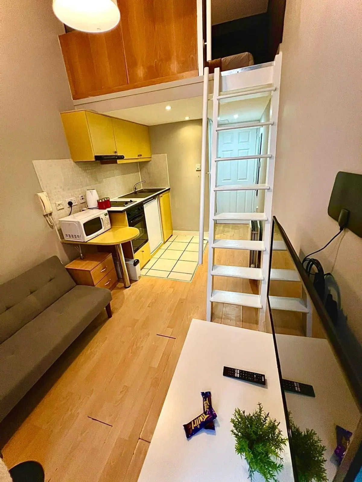 Kitchen or kitchenette in Modern Studios Close To Hyde Park