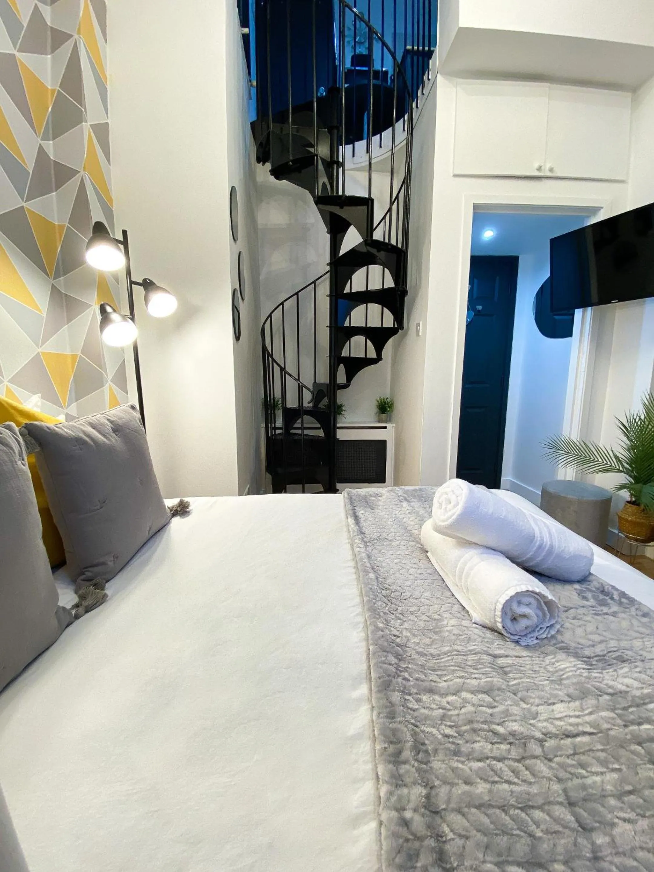 Other, Bed in Modern Studios Close To Hyde Park