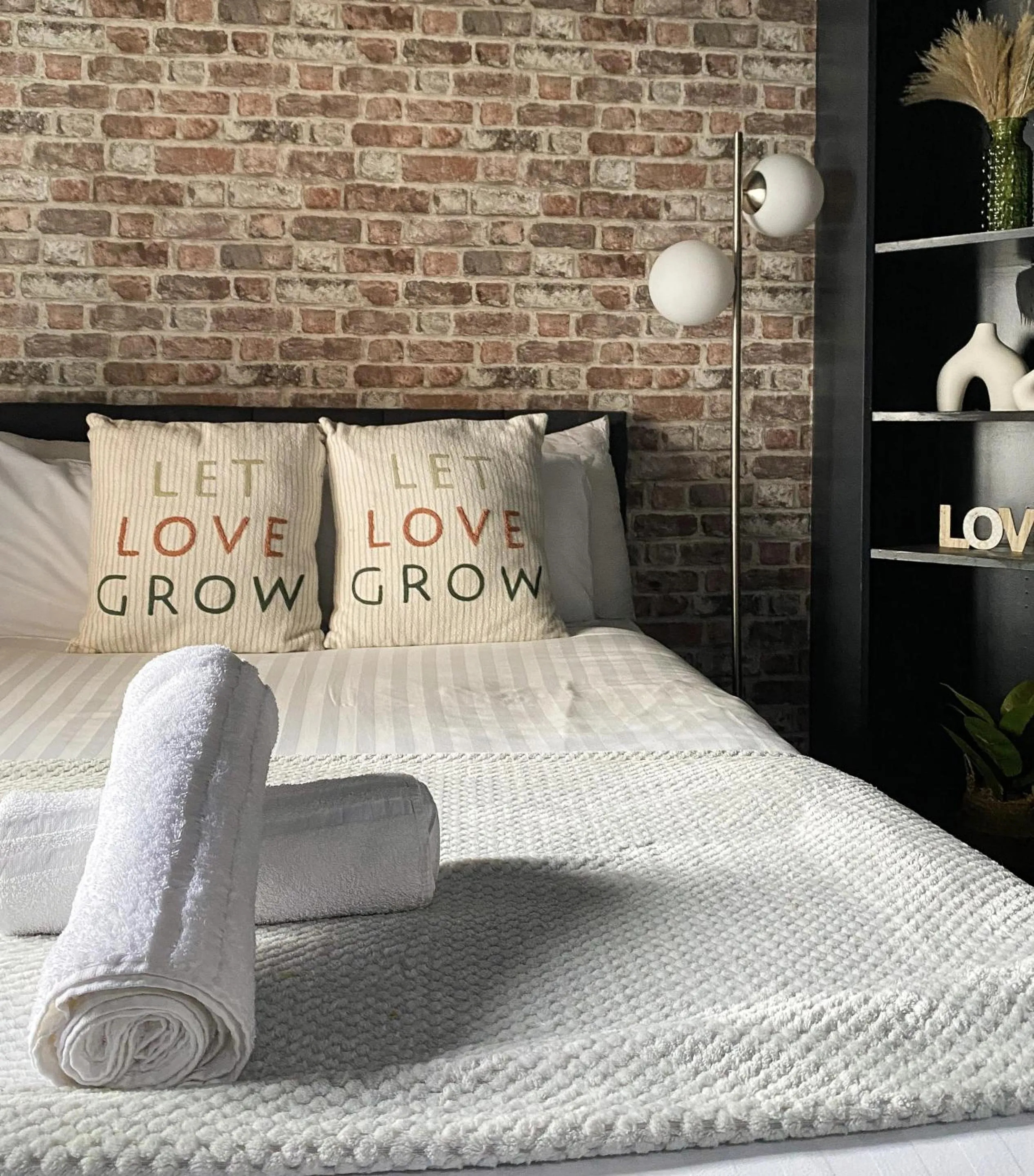 Bedroom, Bed in Modern Studios Close To Hyde Park