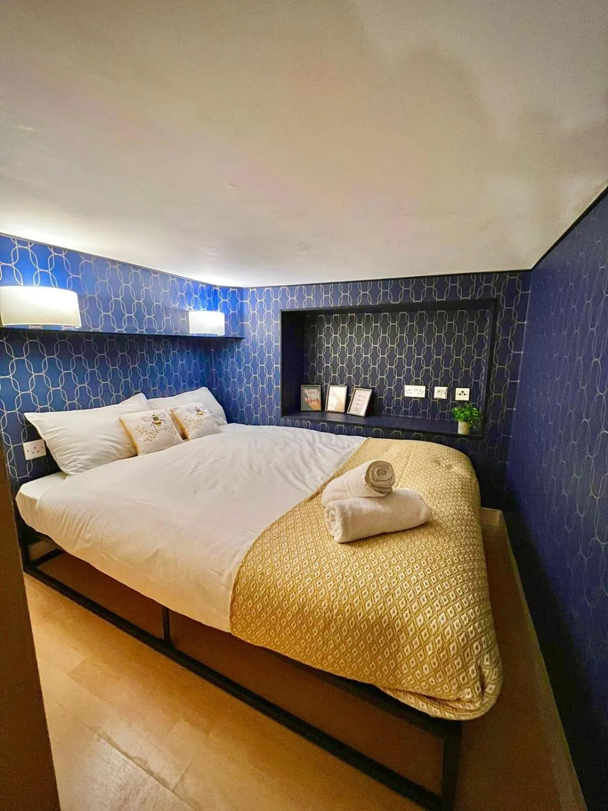 Bedroom, Bed in Modern Studios Close To Hyde Park