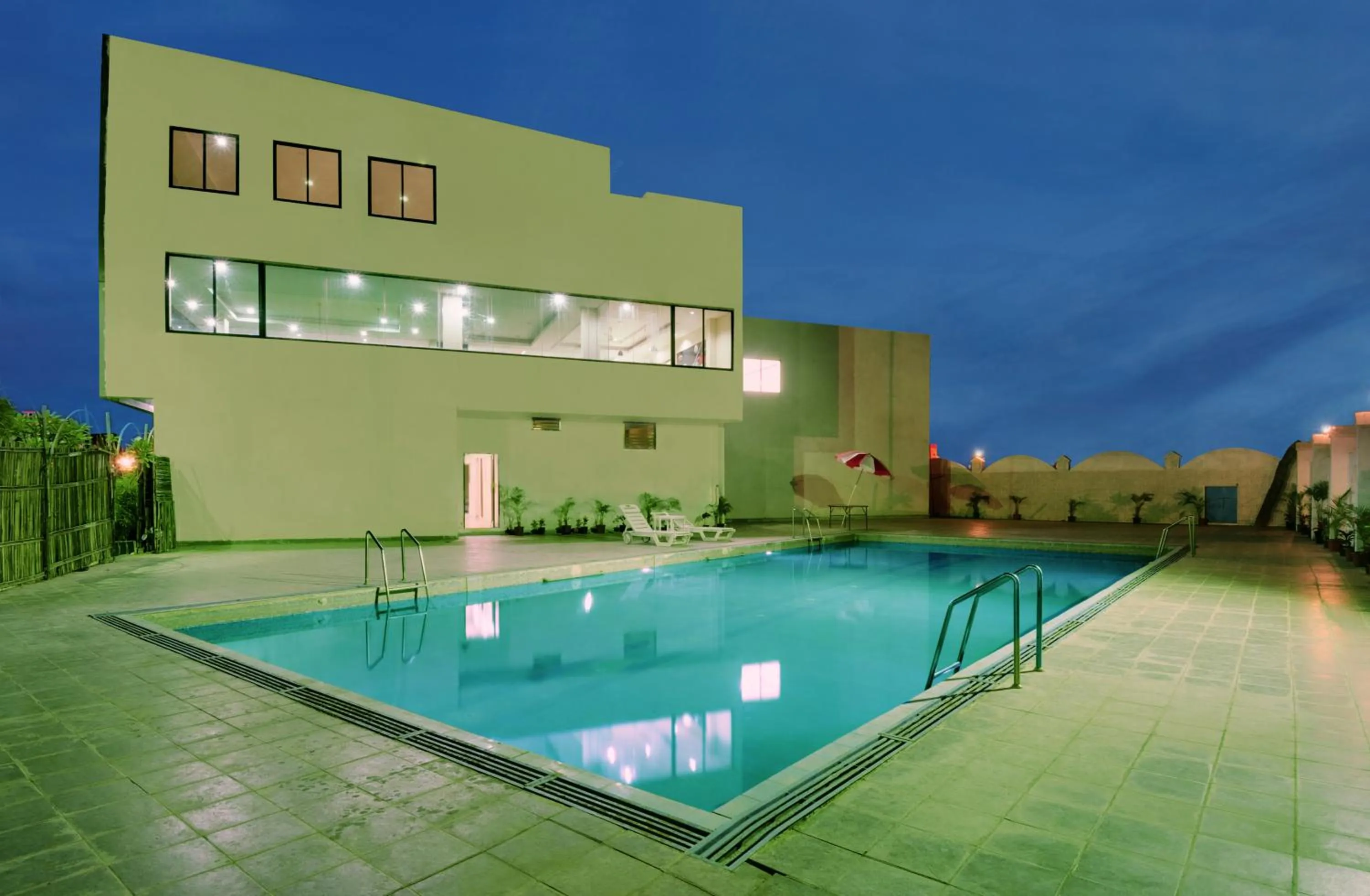 Swimming pool in Hotel Balaji Central