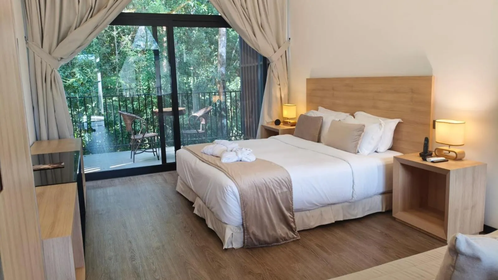 View (from property/room), Bed in Hotel Boutique Vinícola Araucária by Slaviero Hotéis