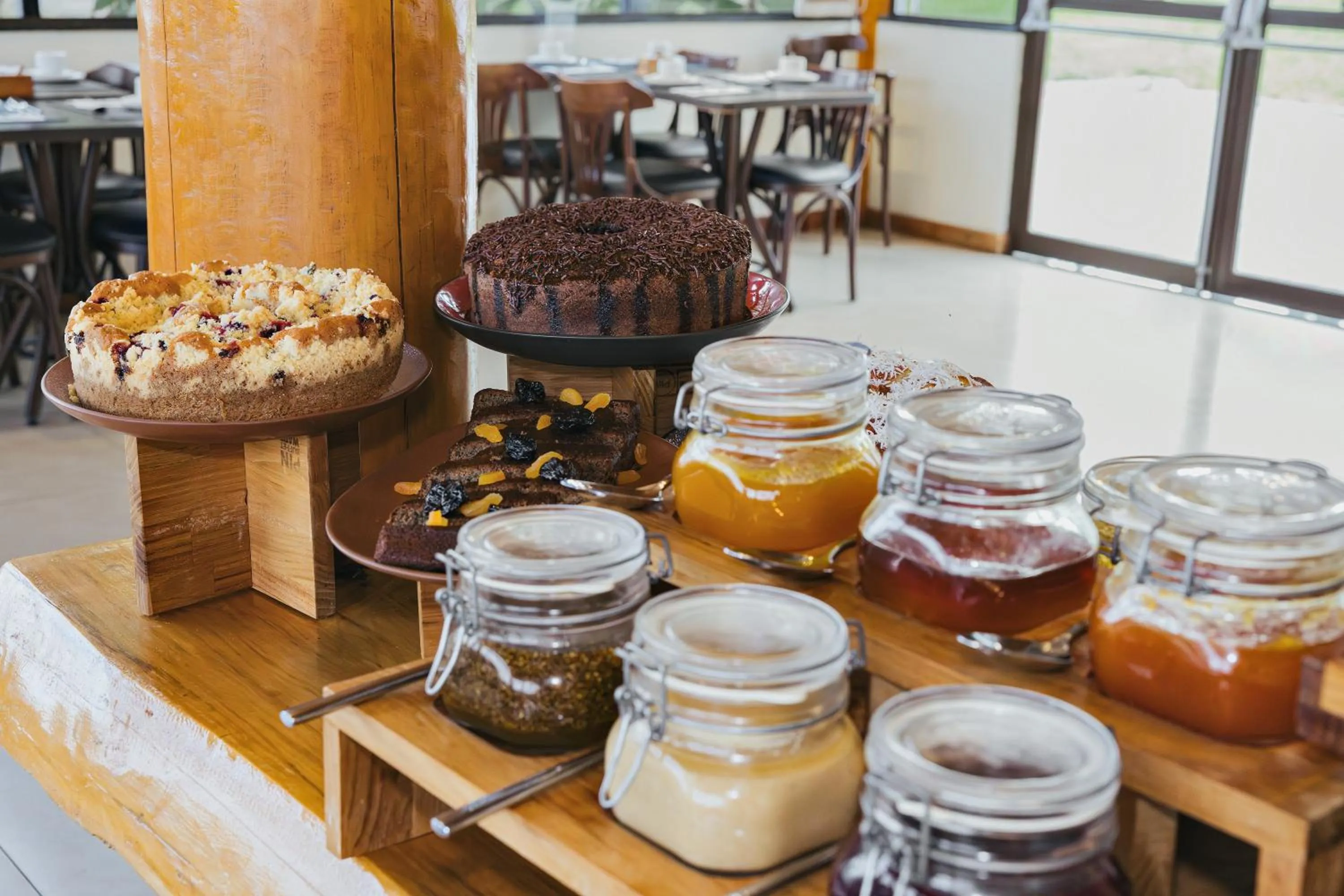 Breakfast in Hotel Boutique Vinícola Araucária by Slaviero Hotéis