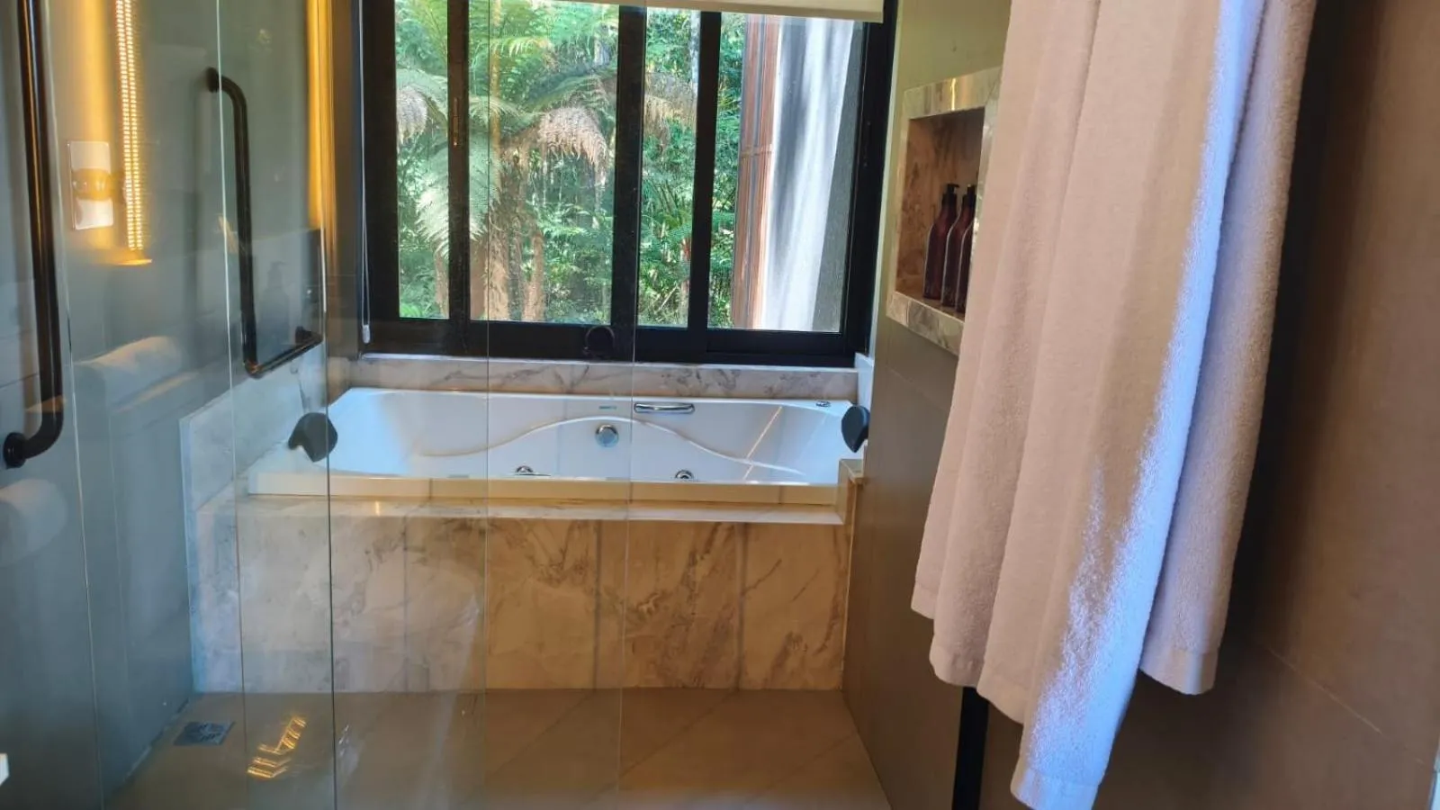 Bathroom in Hotel Boutique Vinícola Araucária by Slaviero Hotéis