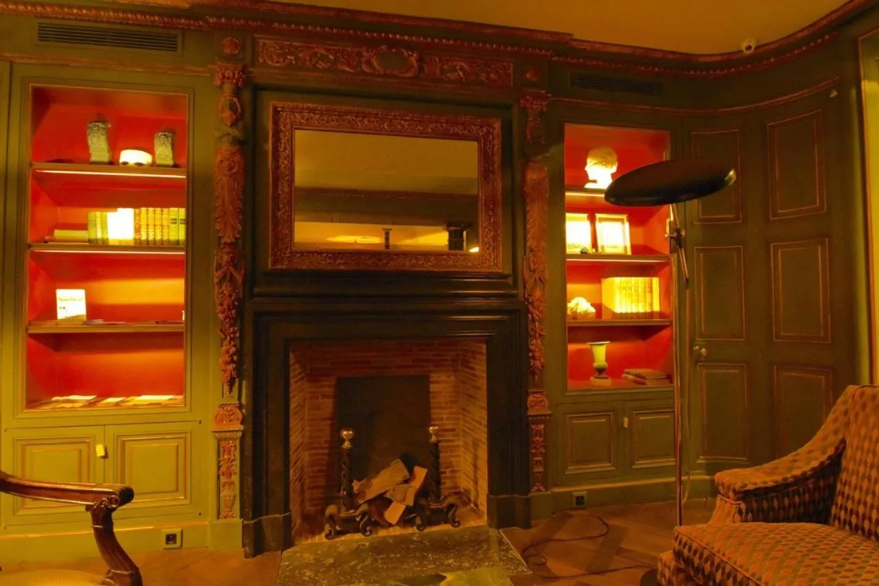 Decorative detail in Hôtel du Vieux Marais