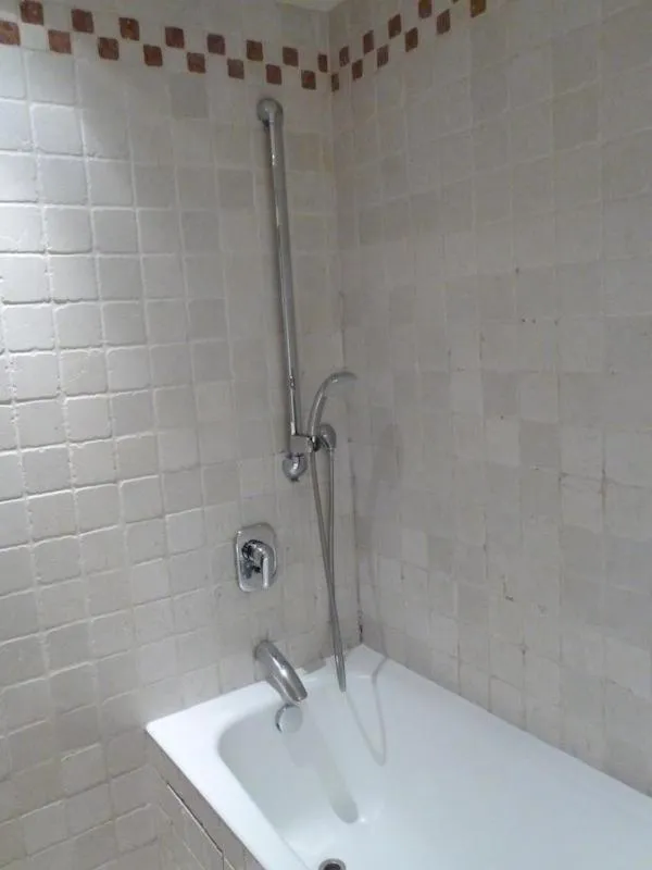 Bathroom in Hôtel du Vieux Marais