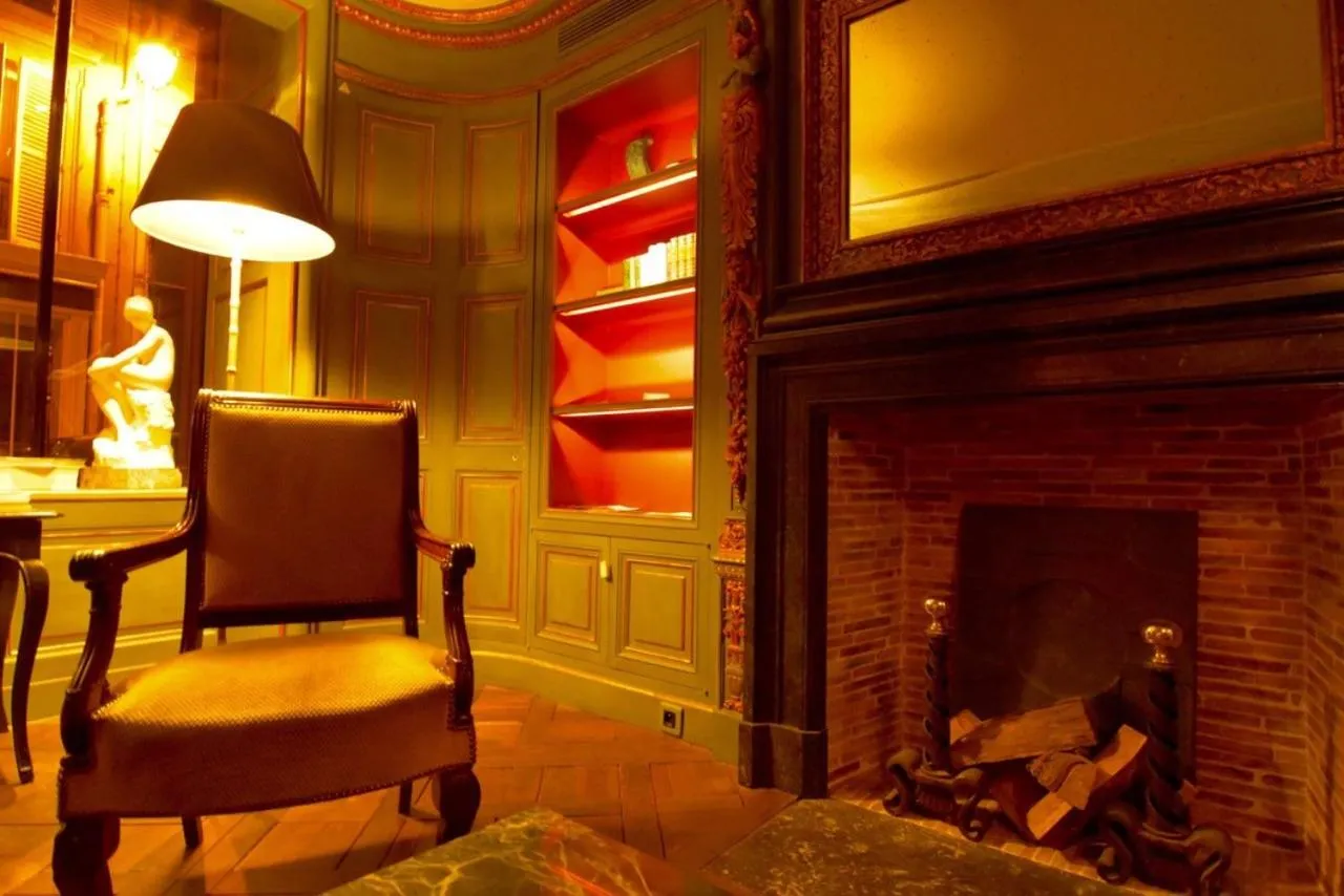 Decorative detail in Hôtel du Vieux Marais