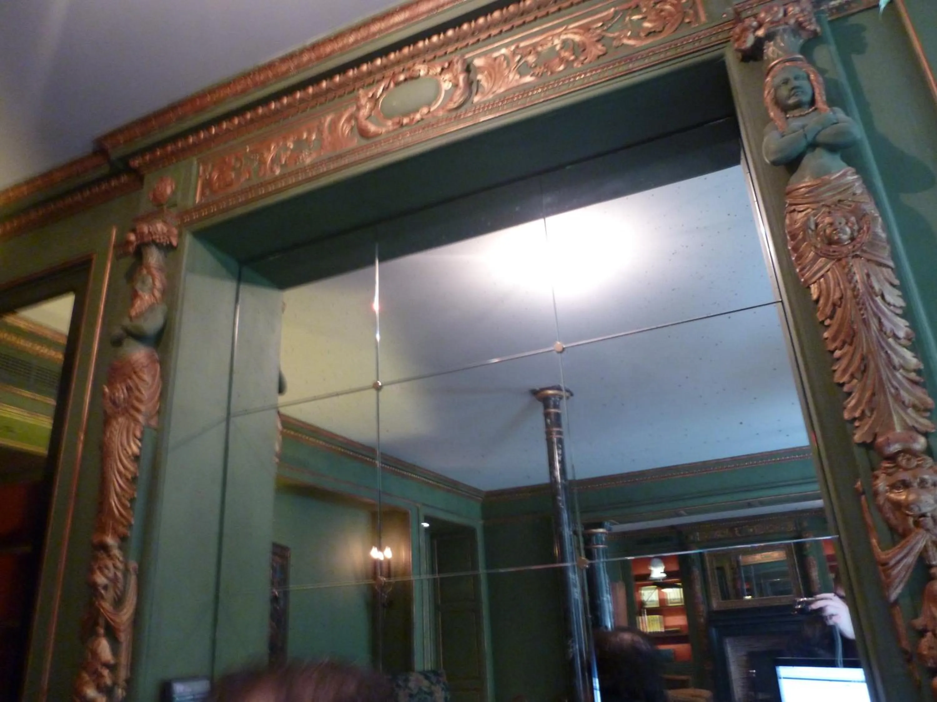 Decorative detail in Hôtel du Vieux Marais